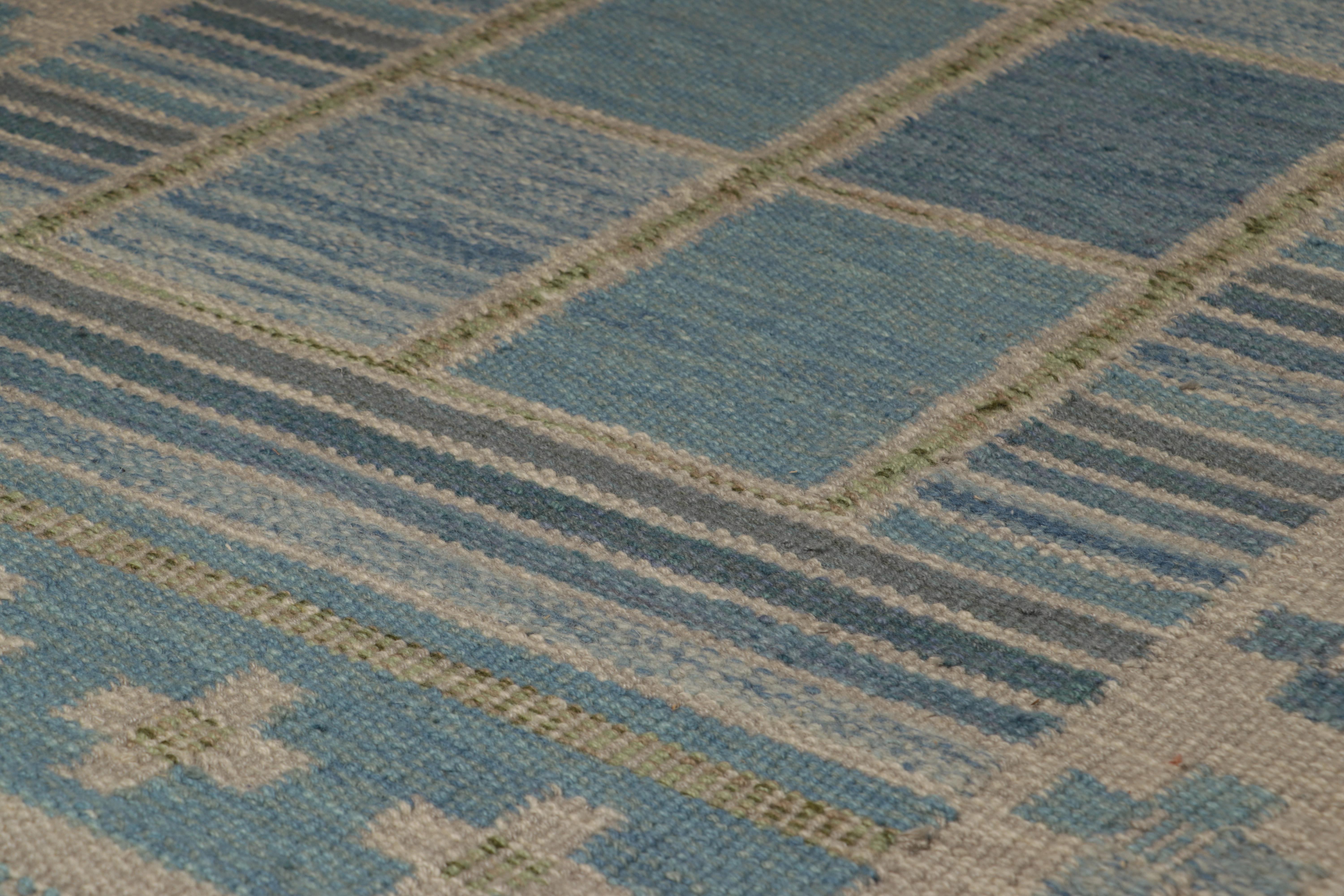 Issu d'une nouvelle collection passionnante de pièces en format cadeau, ce tapis de style suédois 3x5 est un nouvel ajout audacieux à la Collection Scandinave de Rug & Kilim. Tissé à la main dans un tissage plat en laine avec également des fils