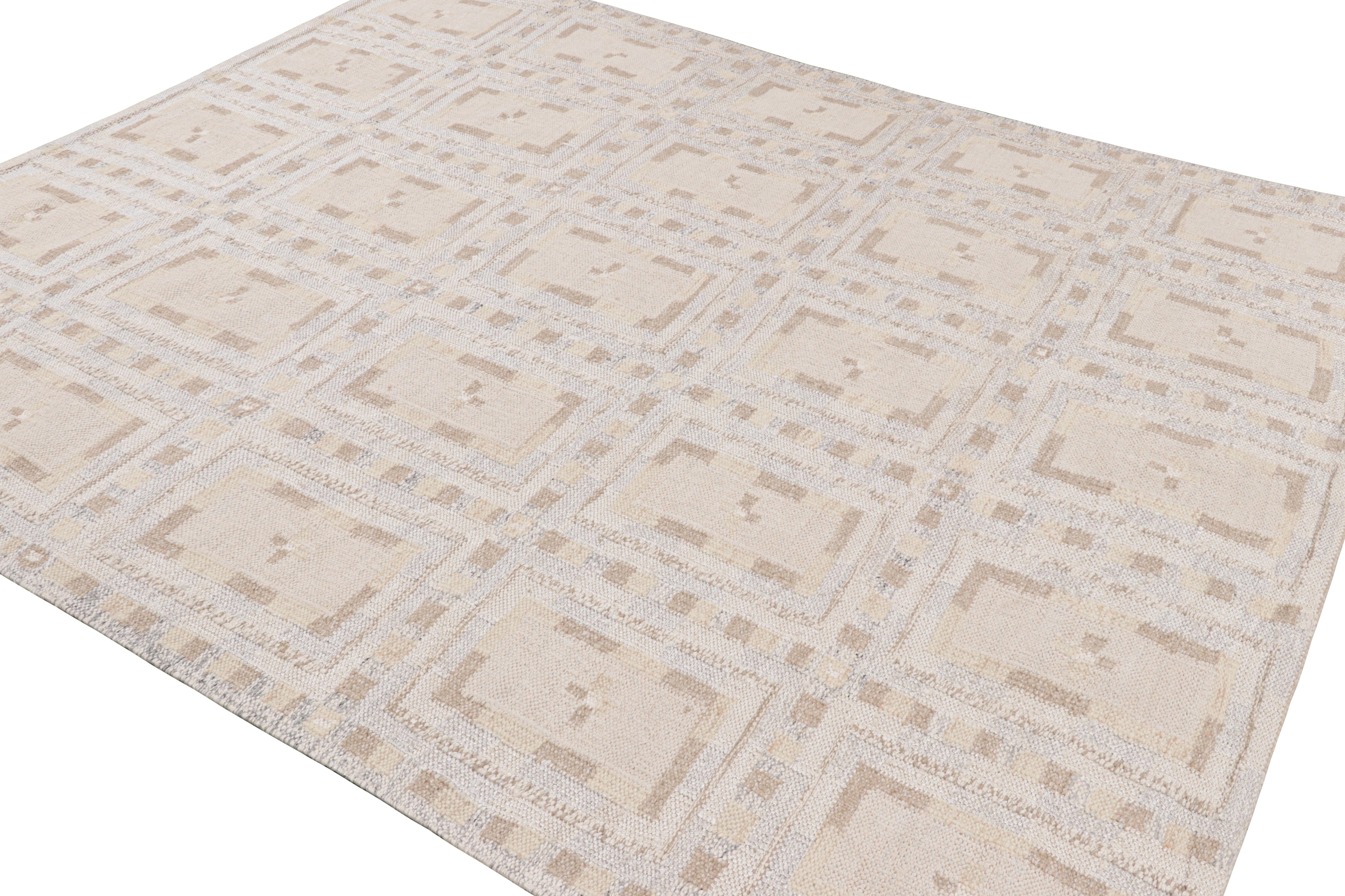 Rug & Kilim's Teppich im skandinavischen Stil in Blau mit bunten geometrischen Mustern (Handgewebt) im Angebot