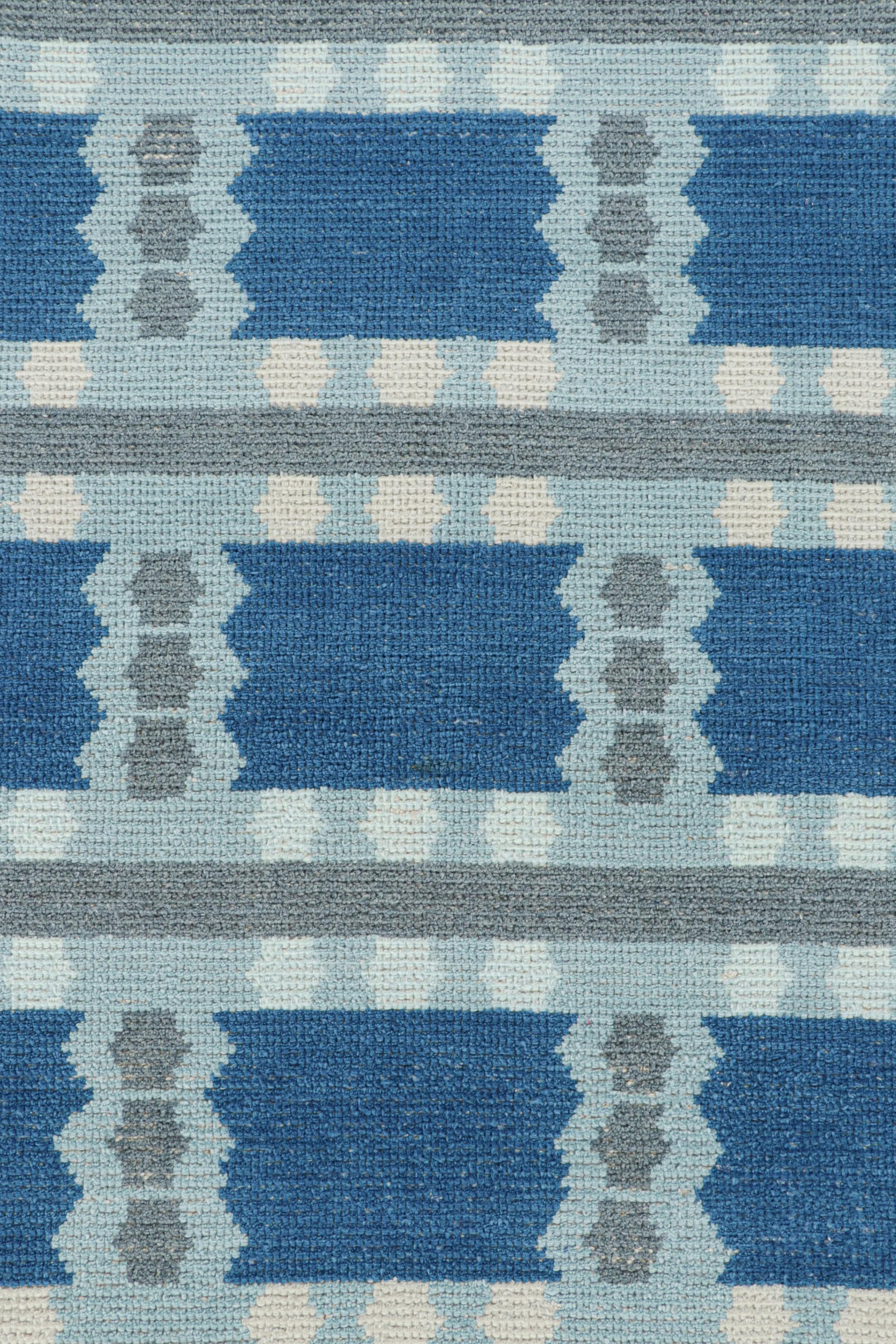 Rug & Kilim’s Scandinavian Style Rug in Blue with Geometric Pattern In New Condition For Sale In Long Island City, NY