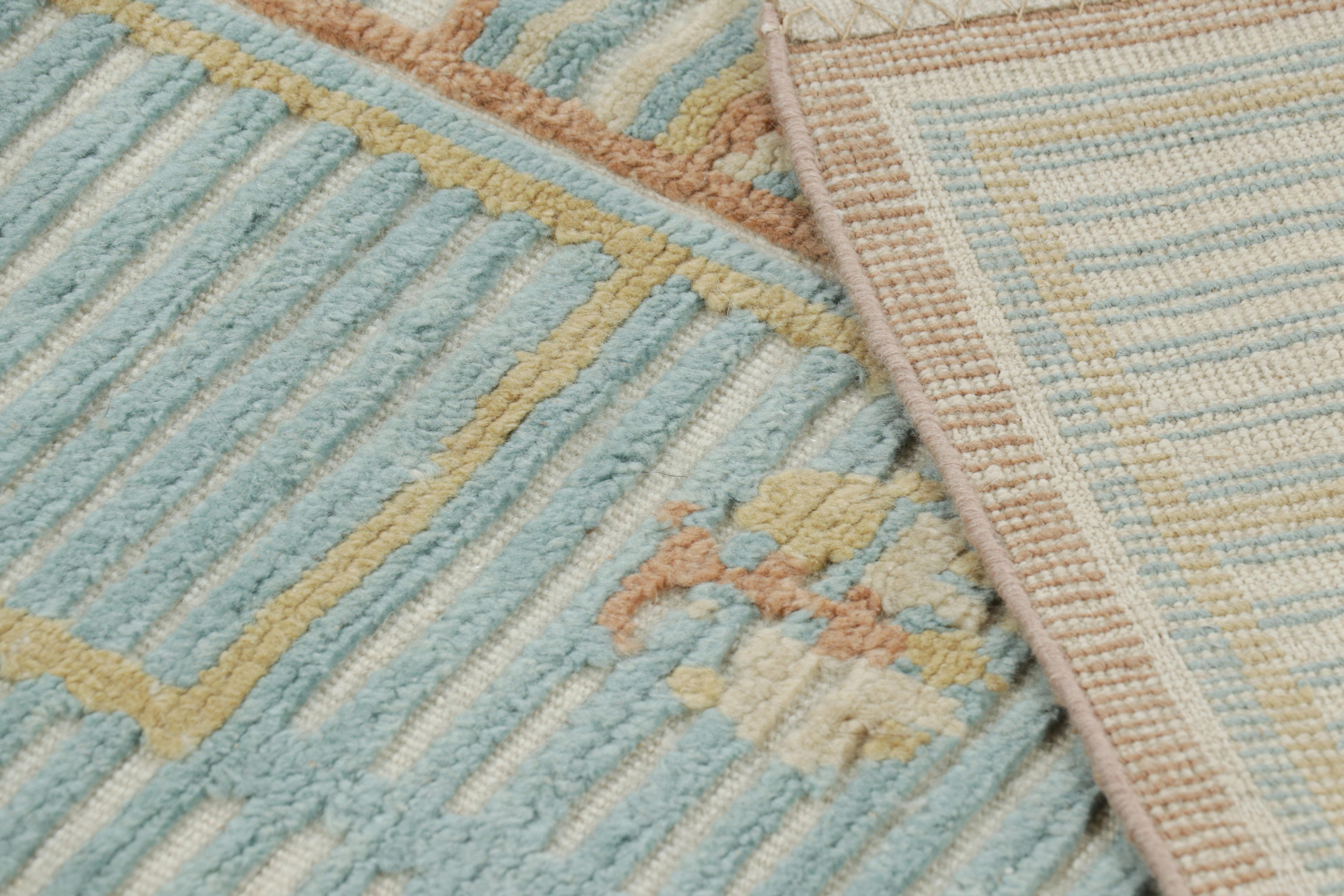 Rug & Kilim's Teppich im skandinavischen Stil in Blau mit geometrischen Mustern (Wolle) im Angebot