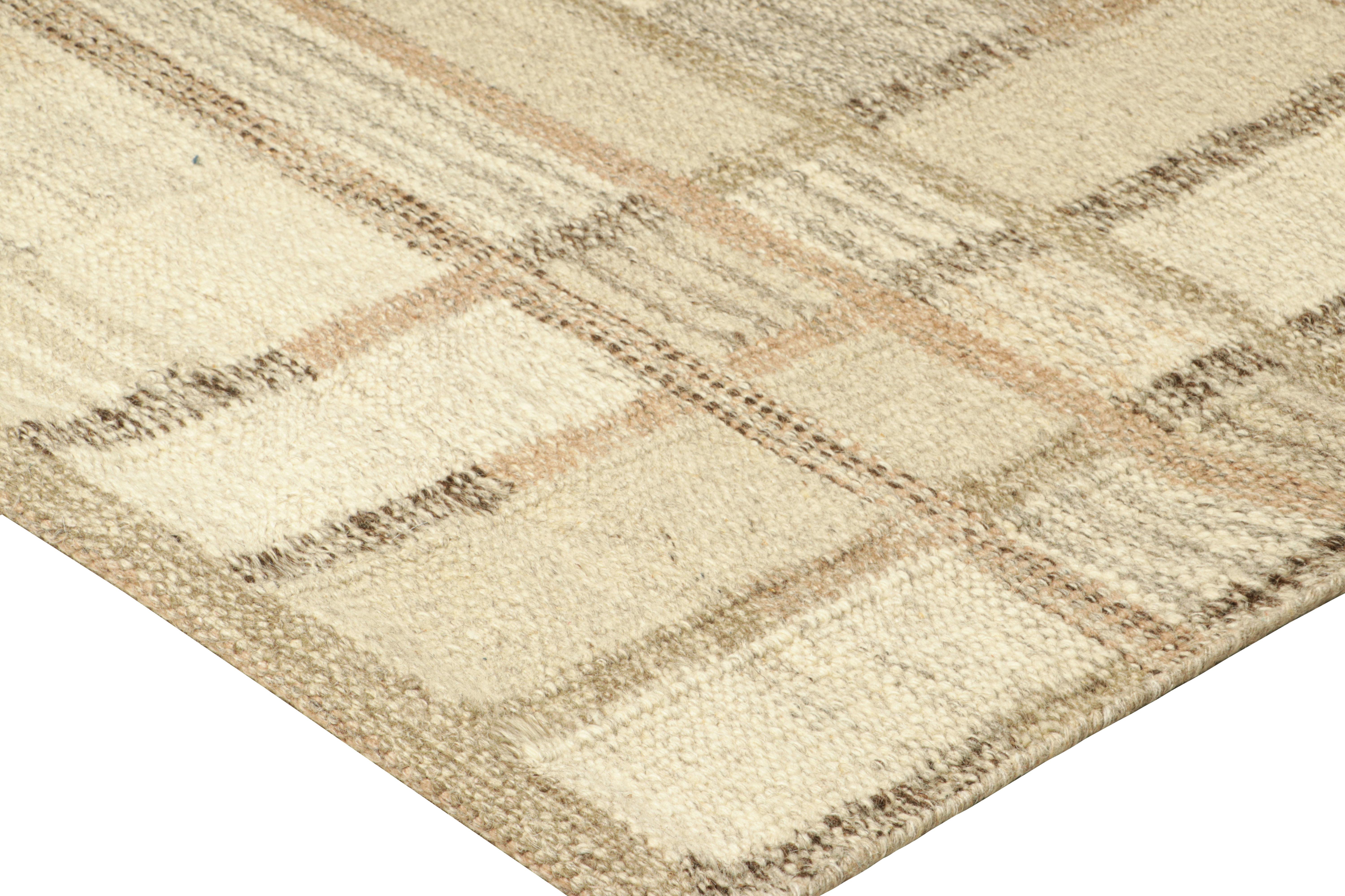 Rug & Kilim's Scandinavian Style Rug in Brown and Beige with Geometric Patterns (tapis de style scandinave à motifs géométriques) Neuf - En vente à Long Island City, NY