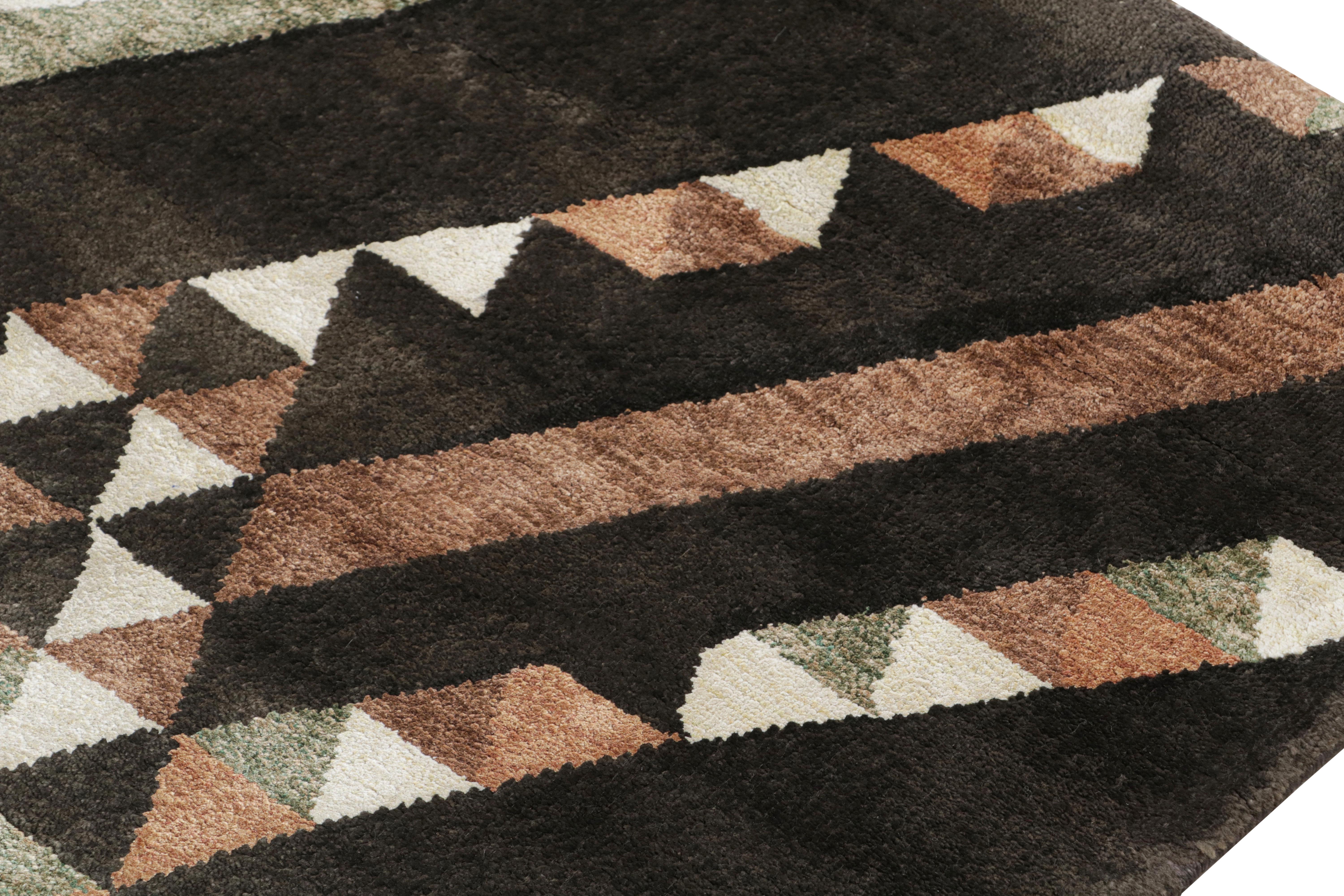 Rug & Kilim's Scandinavian Style Rug in Brown Geometric Pattern (tapis de style scandinave à motifs géométriques) Neuf - En vente à Long Island City, NY