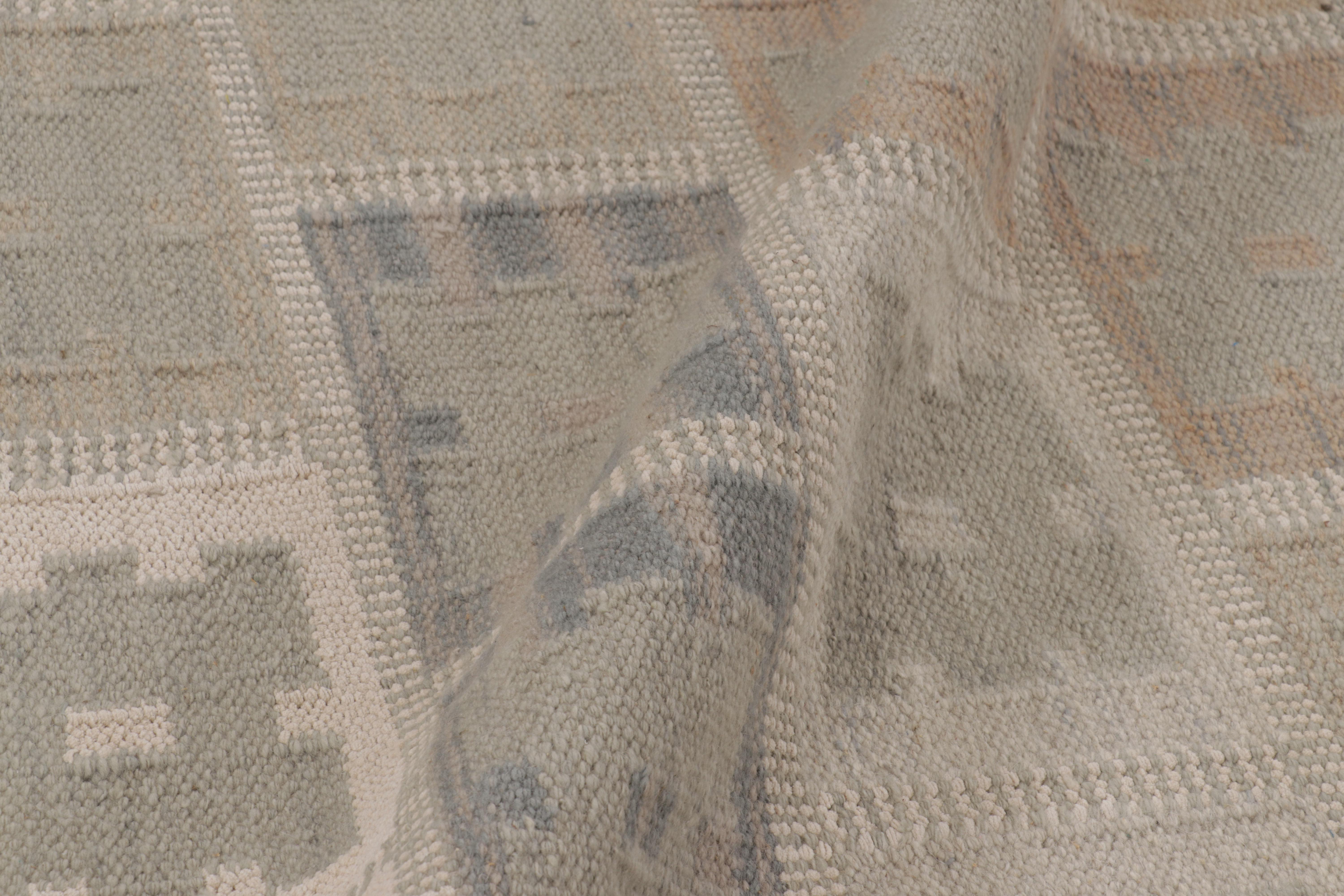 Alfombra de estilo escandinavo Rug & Kilim en marrón y verde con motivos geométricos Siglo XXI y contemporáneo en venta