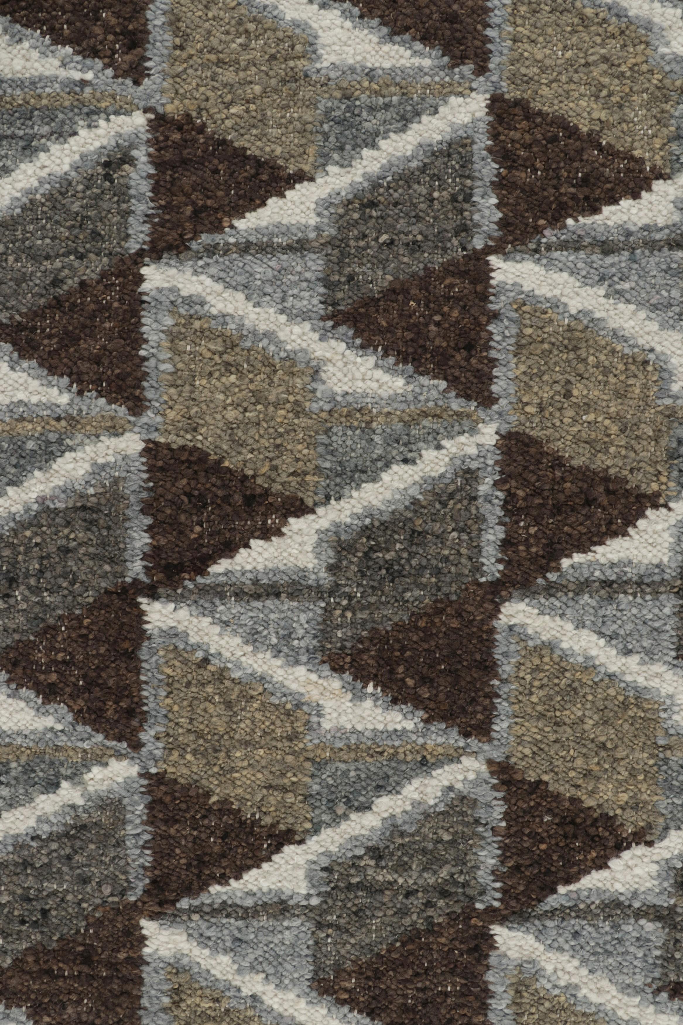 Rug & Kilim's Teppich im skandinavischen Stil in Braun mit geometrischen Chevron-Mustern im Zustand „Neu“ im Angebot in Long Island City, NY
