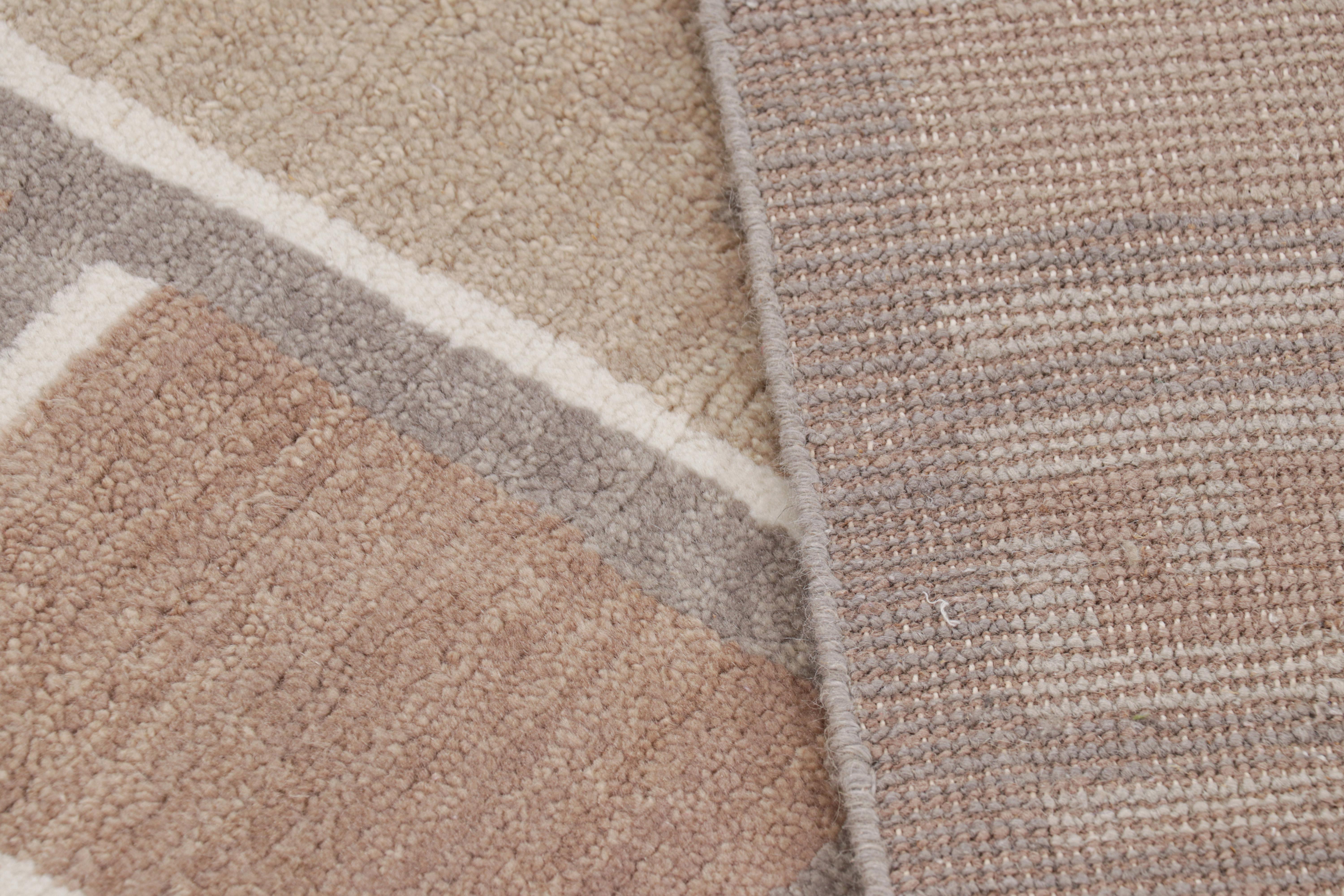 XXIe siècle et contemporain Rug & Kilim's Scandinavian Style Rug in Brown with Geometric Patterns (tapis de style scandinave à motifs géométriques) en vente