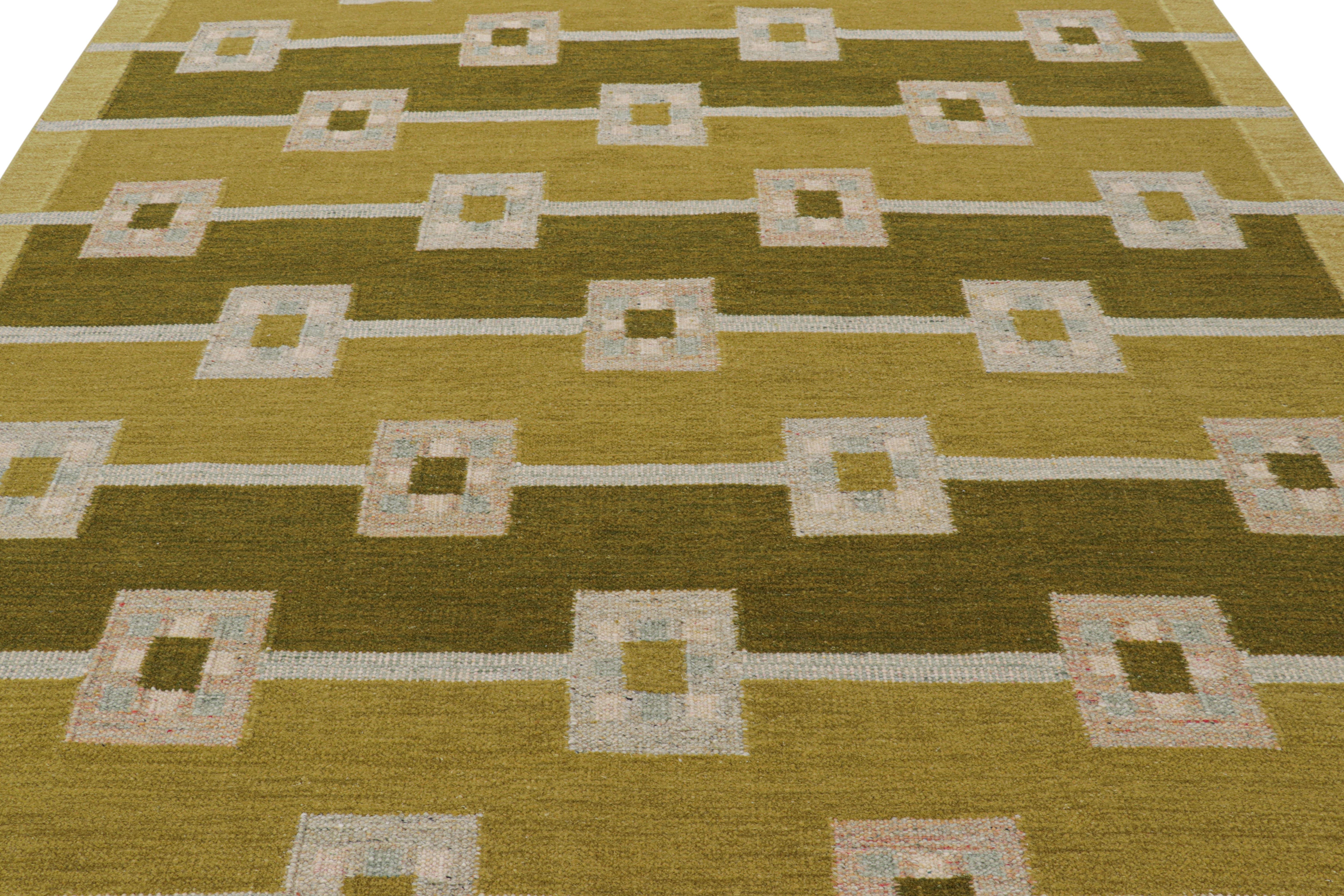 Issu de la Collection Scandinave de Rug & Kilim, ce tapis 9x12 est tissé à la main dans une nouvelle construction à armure plate utilisant un mélange de laine et de fils exotiques - une nouvelle texture douce inspirée des fils d'alpaga.

Sur le