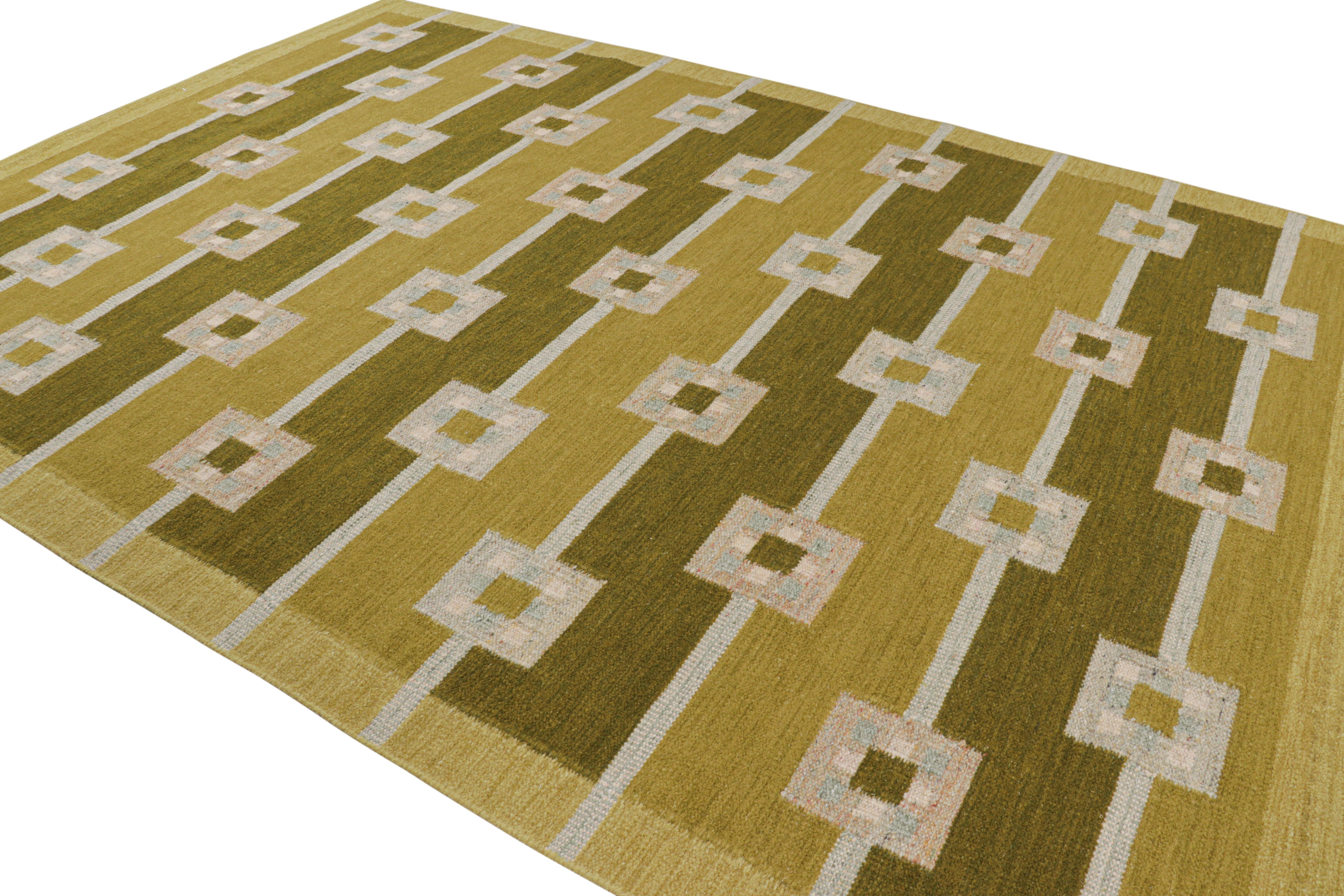 Indien Rug & Kilim's Scandinavian Style Rug in Chartreuse Green with Geometric Patterns (tapis de style scandinave en vert chartreuse avec motifs géométriques) en vente