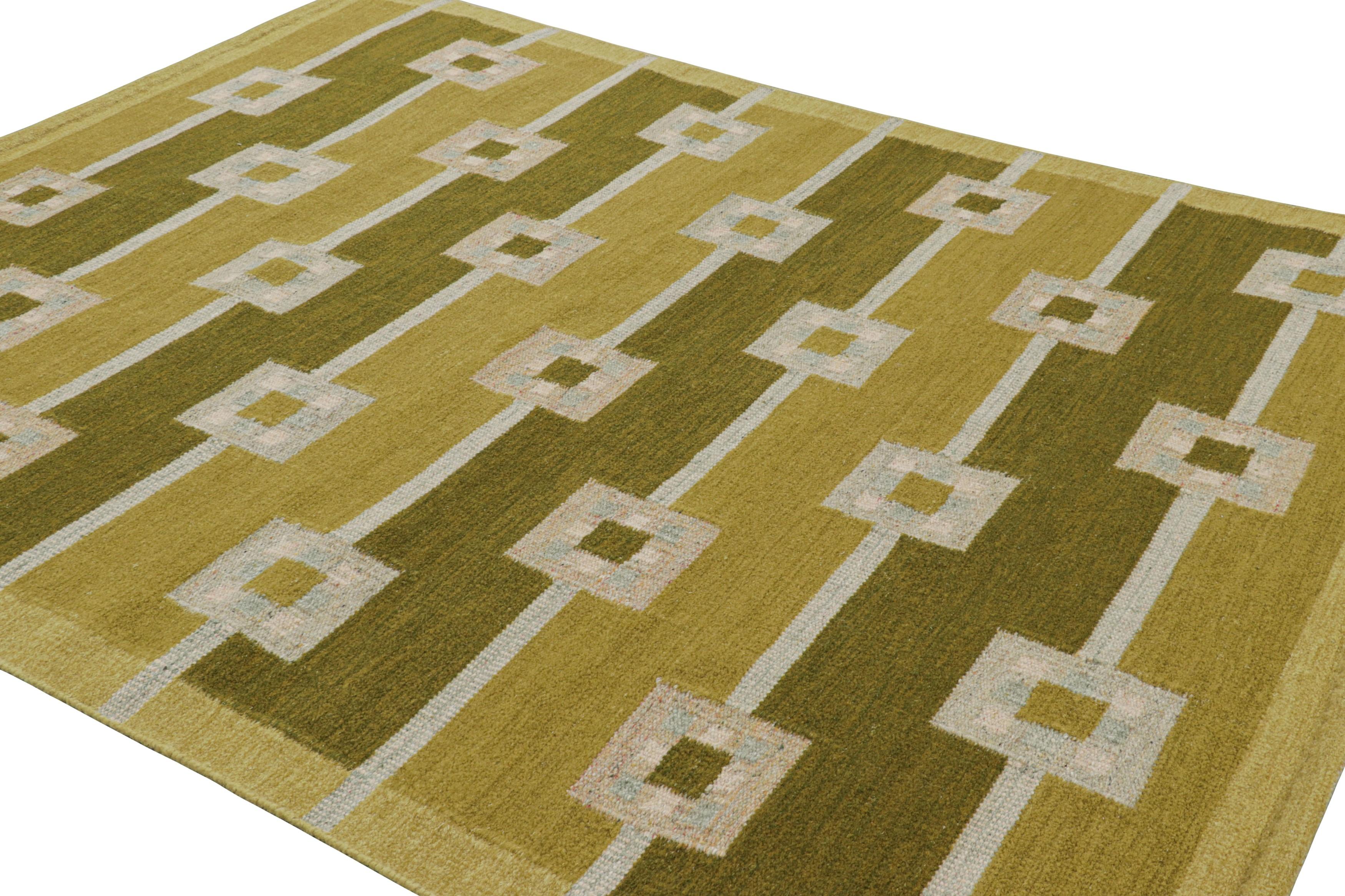 Tissé à la main Rug & Kilim's Scandinavian Style Rug In Chartreuse Green with Geometric Patterns (tapis de style scandinave en vert chartreuse avec motifs géométriques) en vente