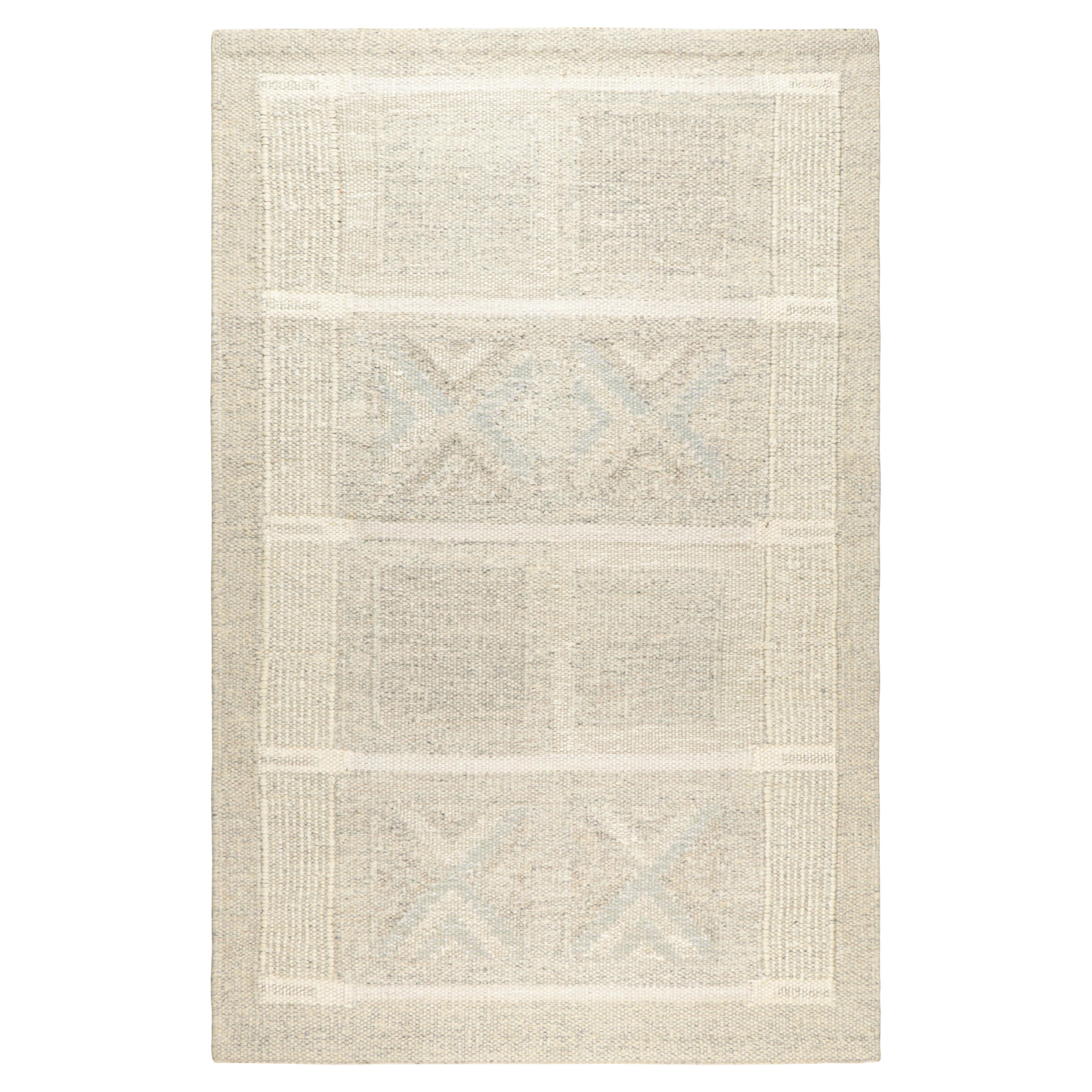 Rug & Kilim's Teppich im skandinavischen Stil in Creme und Beige mit geometrischen Mustern