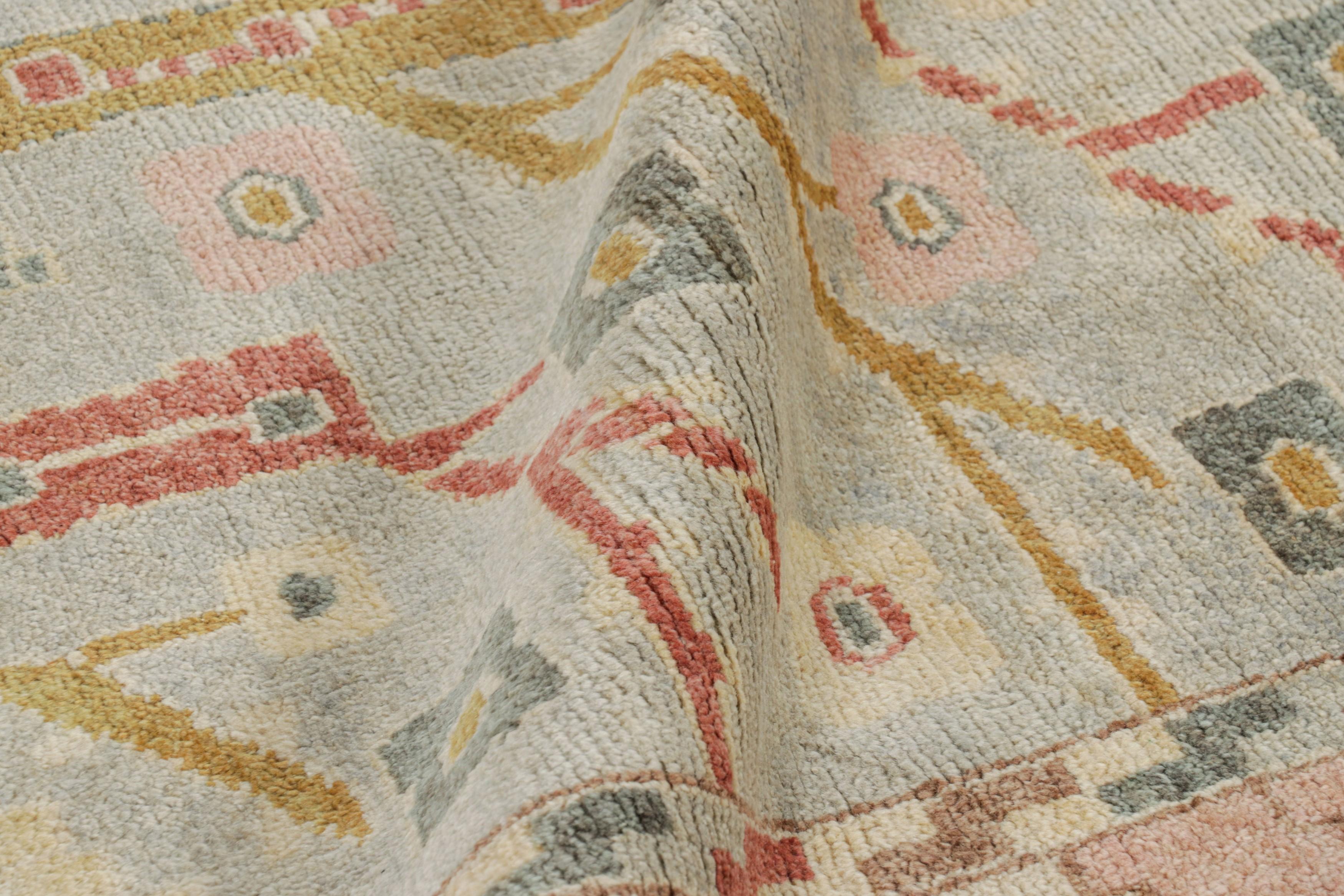 Rug & Kilim's Scandinavian Style Rug in Cream & Ice Blue with Geometric Patterns (tapis de style scandinave à motifs géométriques) en vente 1