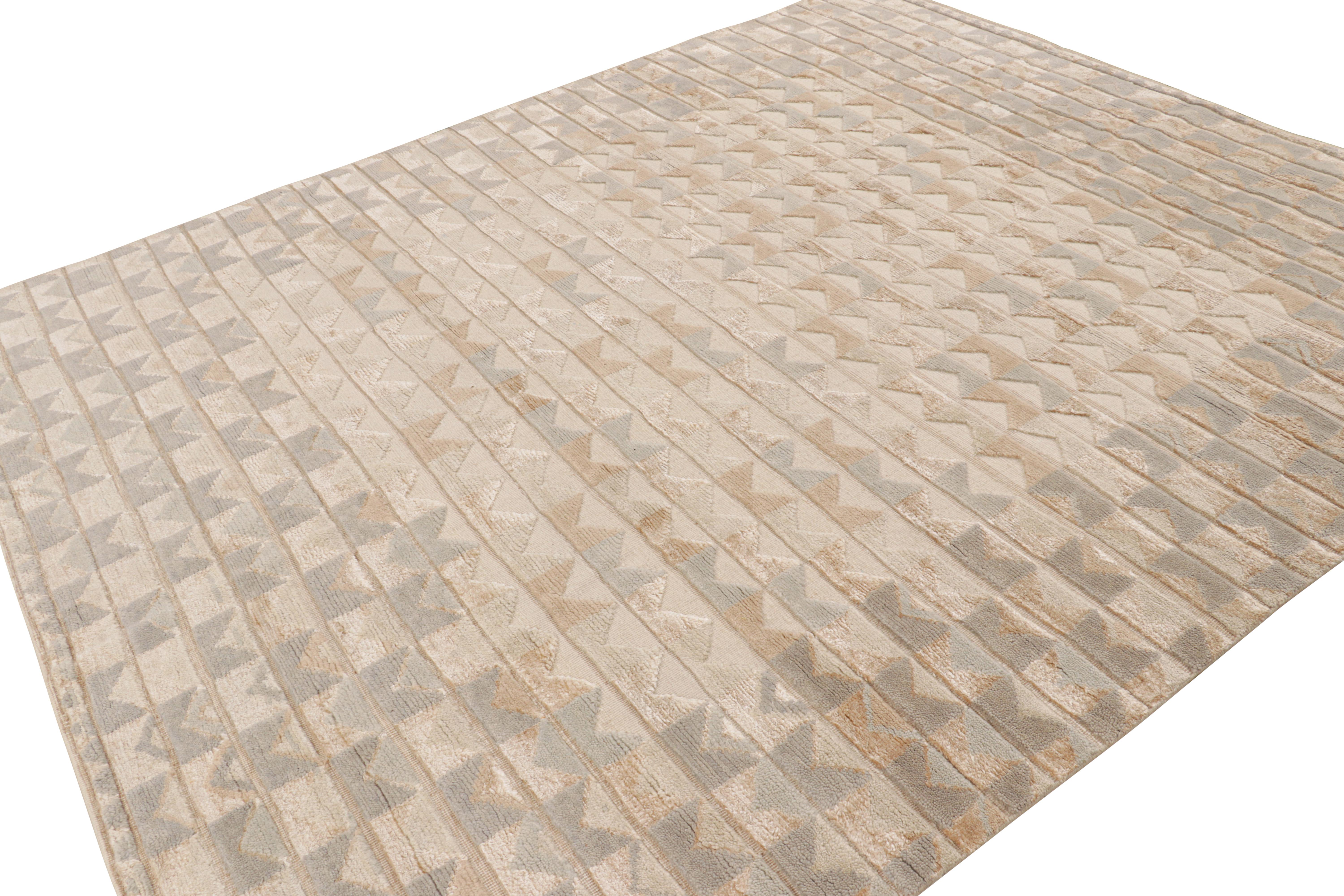 Rug & Kilim's Teppich im skandinavischen Stil in Creme-Weiß mit geometrischen Mustern (Indisch) im Angebot