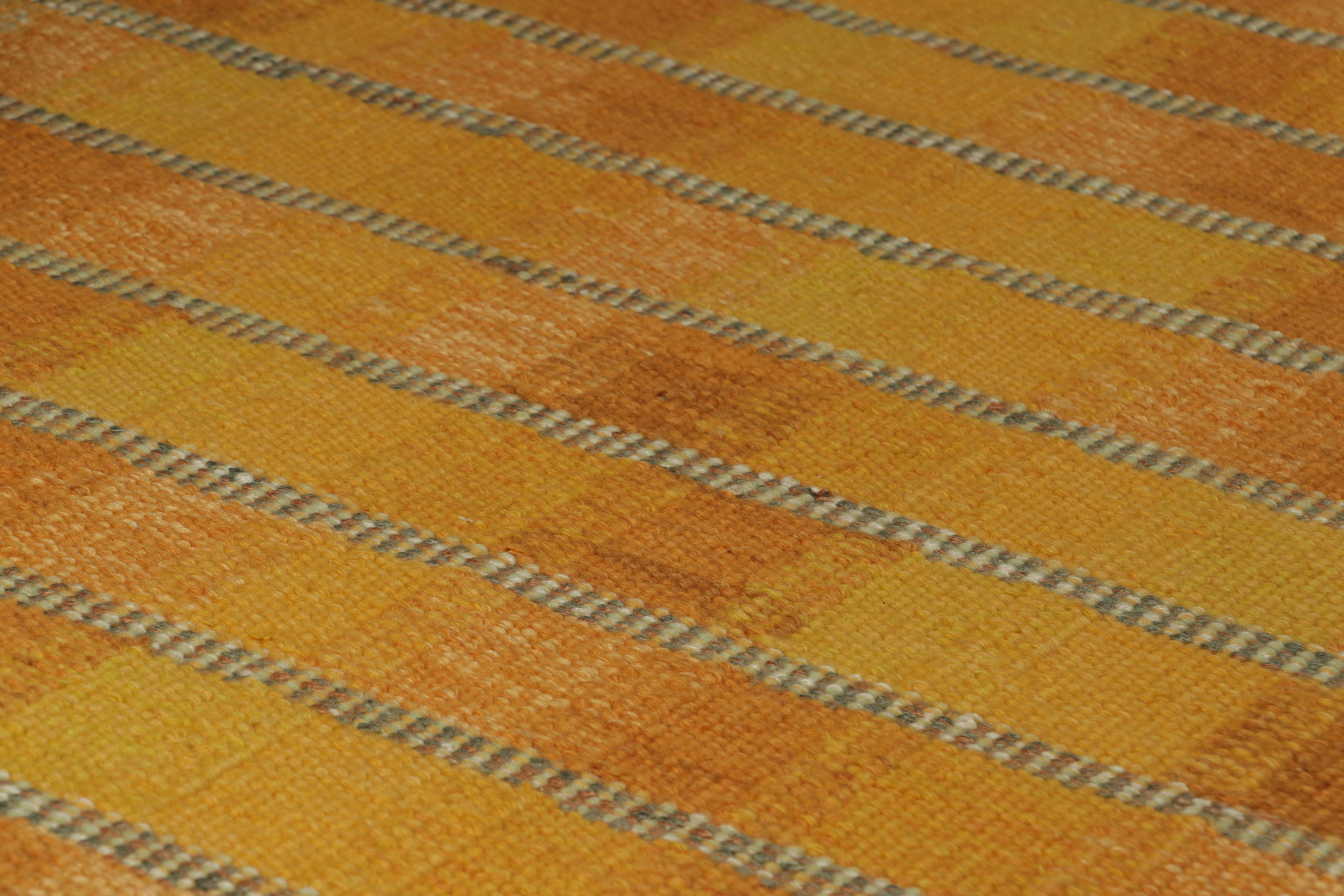Issu d'une nouvelle collection passionnante de pièces en format cadeau, ce tapis d'appoint 3x5 de style suédois est un nouvel ajout audacieux à la Collectional Scandinavian de Rug & Kilim. Tissé à la main dans un tissage plat en laine avec également