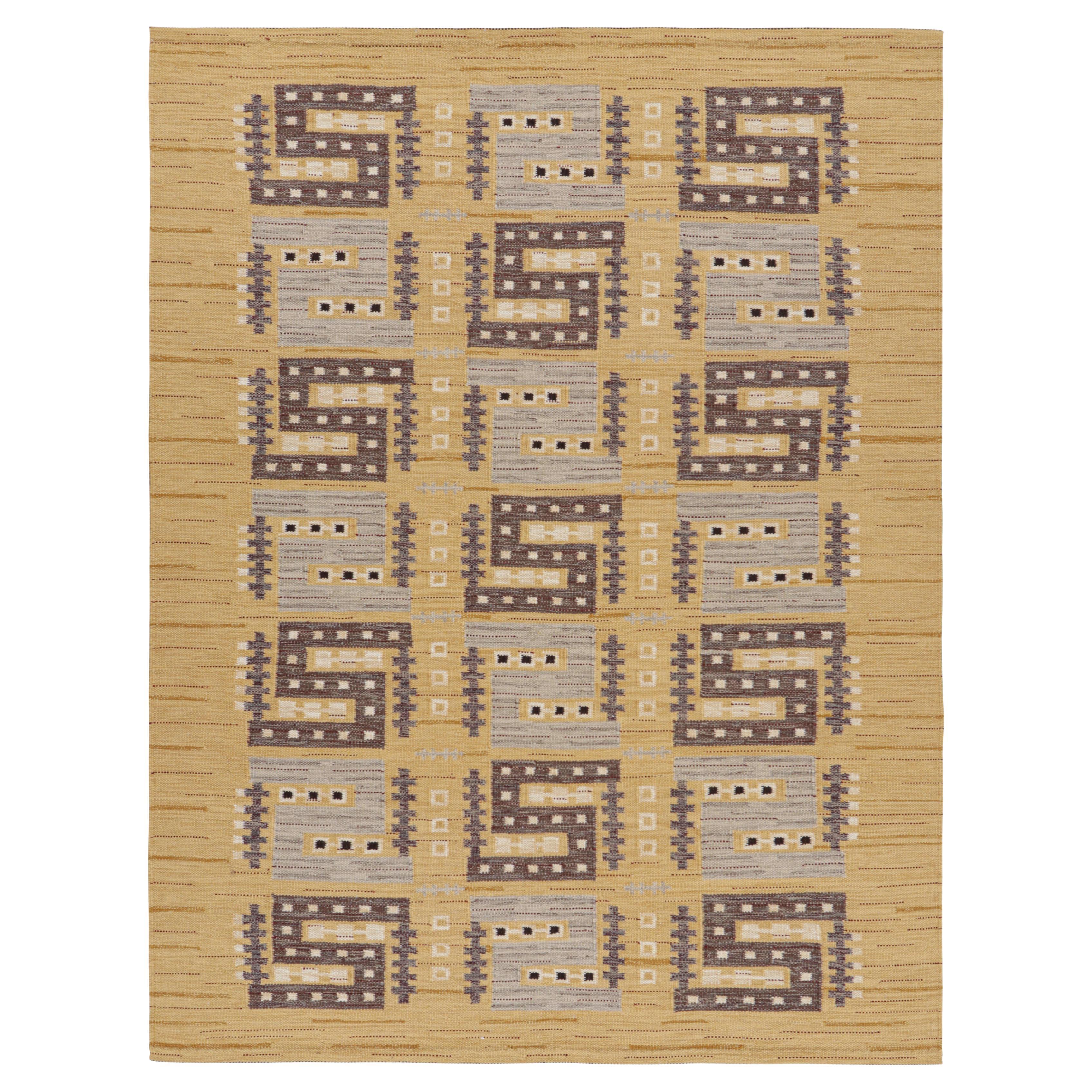 Tapis de style scandinave à motifs géométriques or, gris et Brown de Rug & Kilim