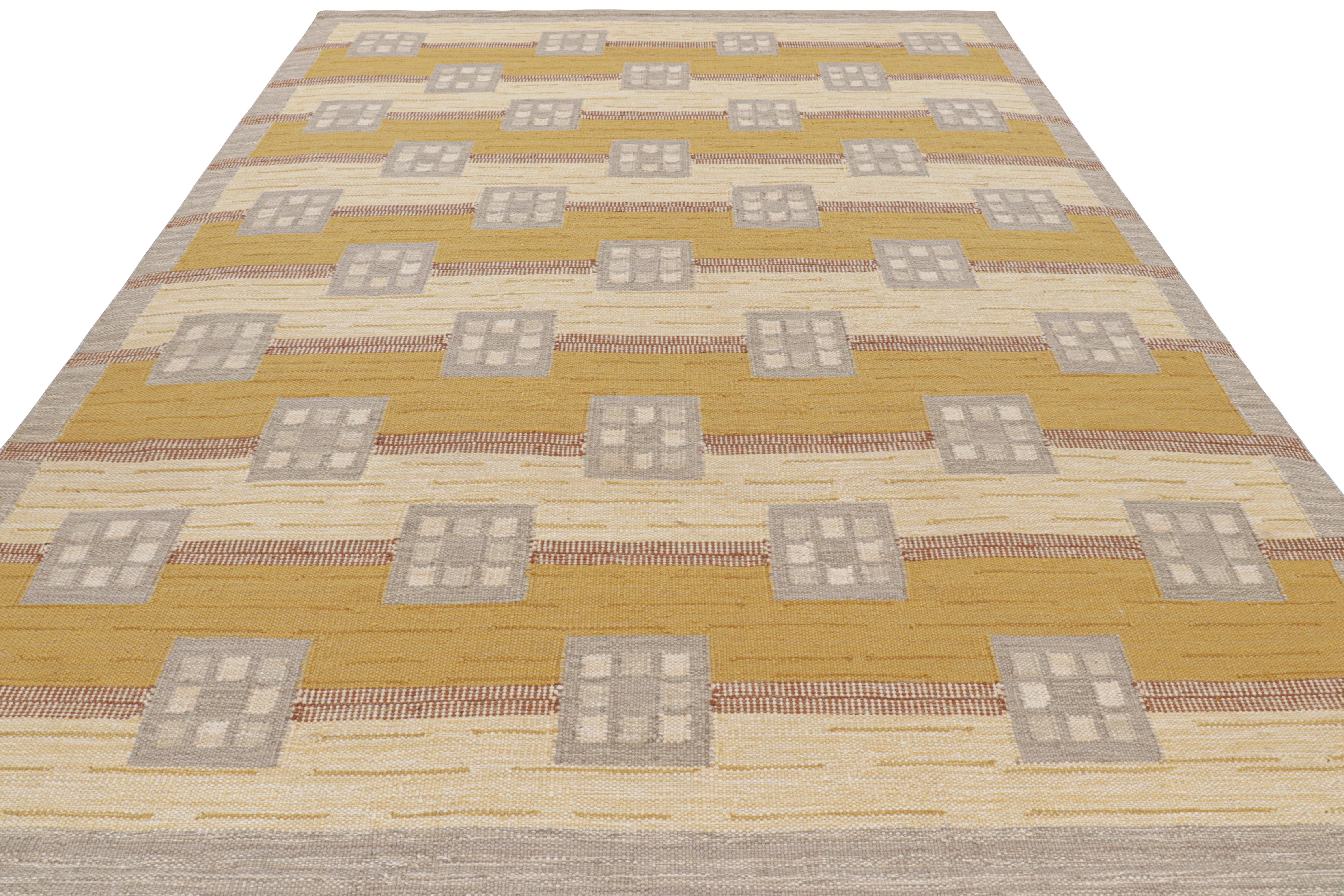 Indiano Rug & Kilim: Tappeto in stile scandinavo in grigio e oro con motivi geometrici in vendita