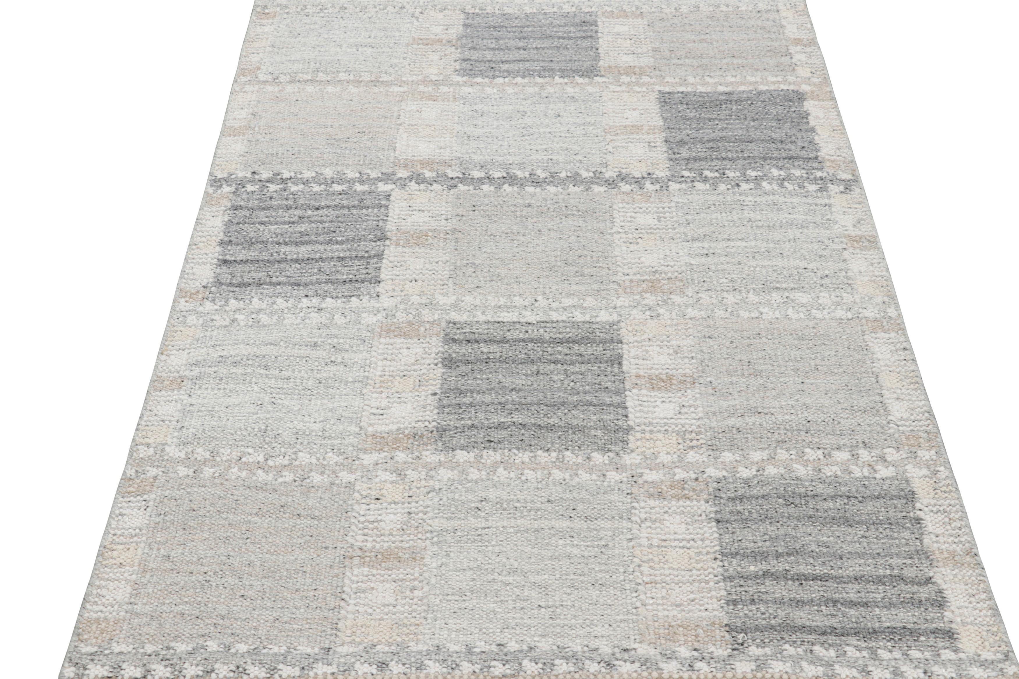 Indian Rug & Kilim’s Scandinavian Style Rug in Gray and White Geometric Patterns For Sale