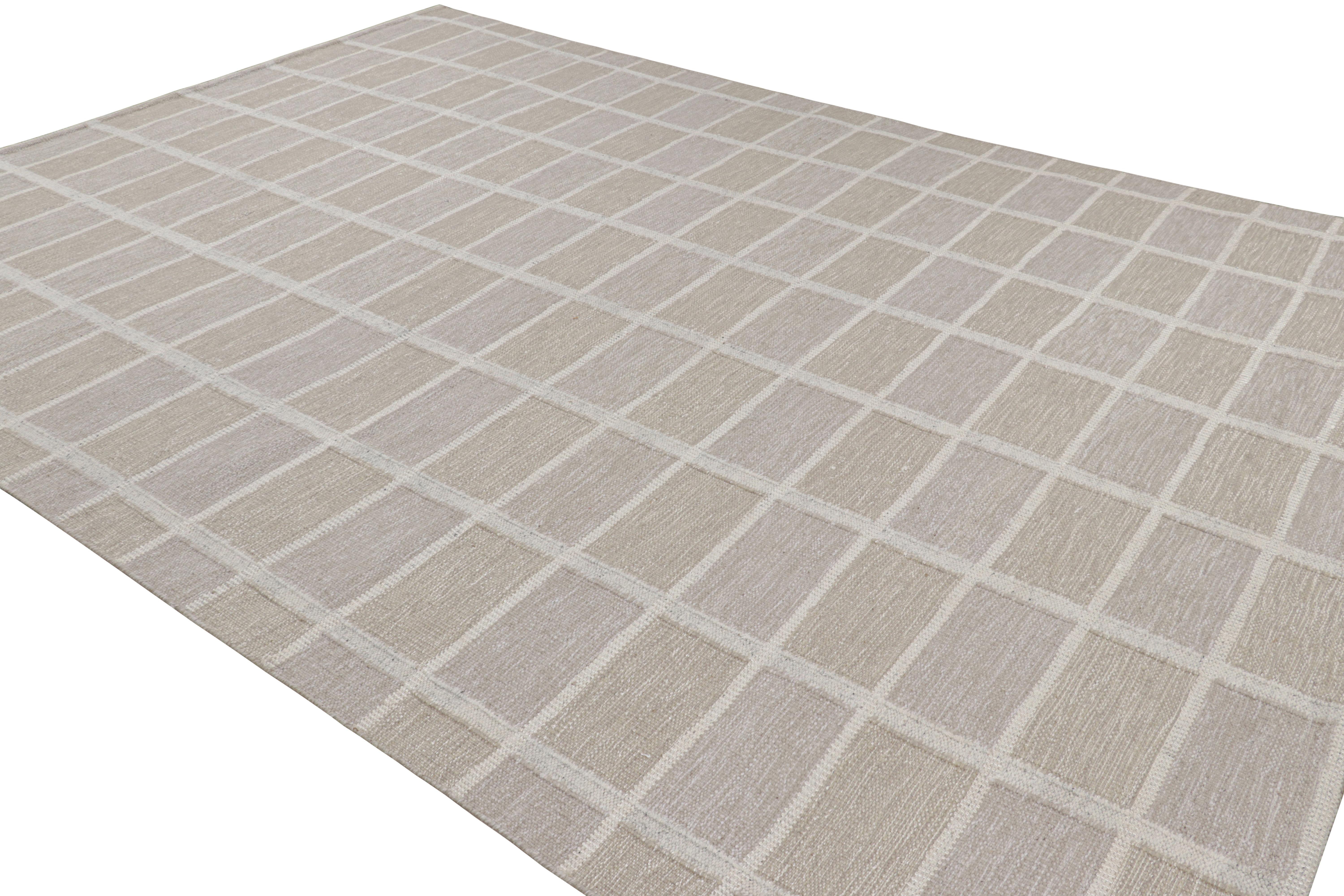 Indian Rug & Kilim’s Scandinavian Style Rug in Gray and White with Geometric Patterns For Sale