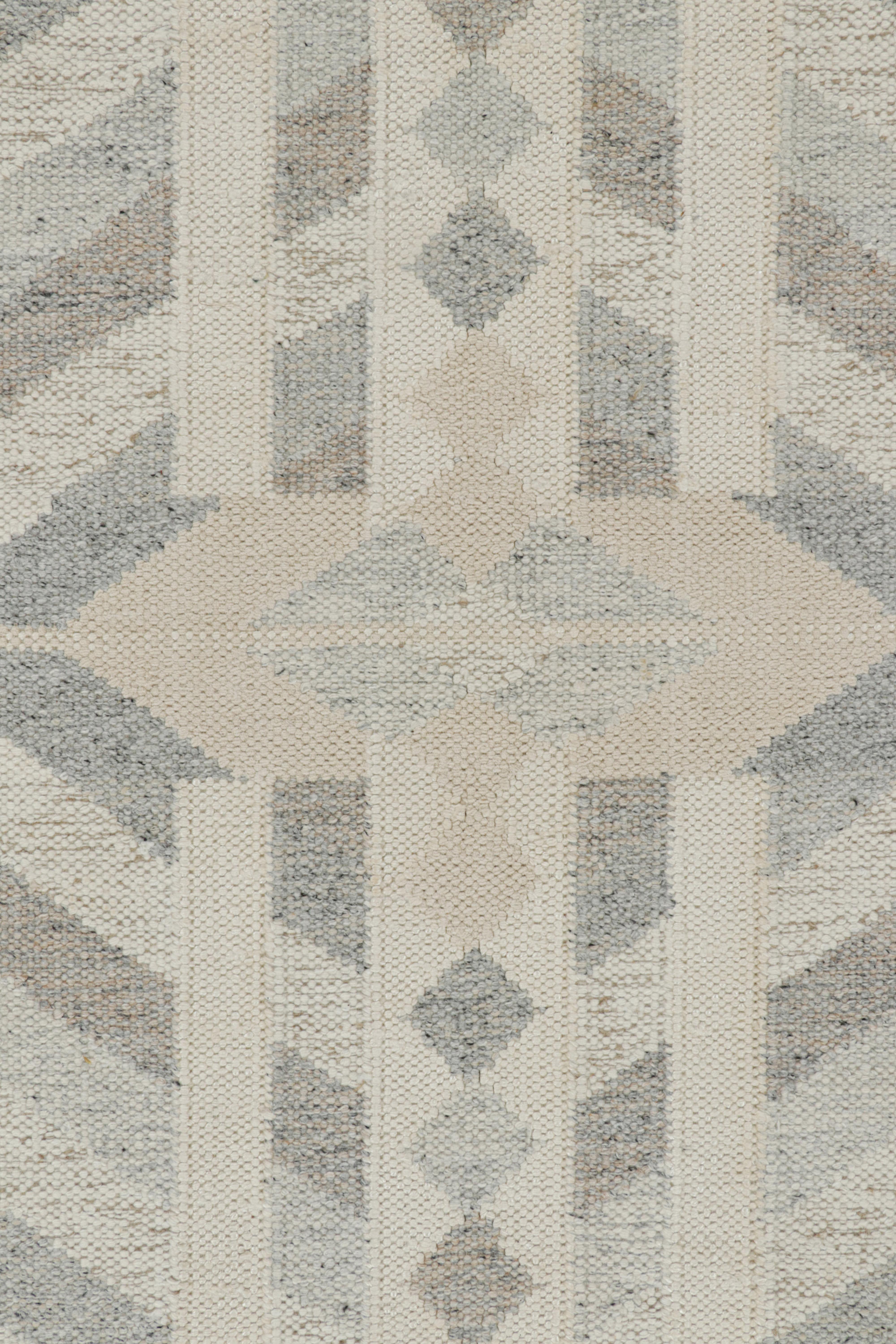 Modern Rug & Kilim’s Scandinavian Style Rug in Gray Beige and White Geometric Patterns For Sale