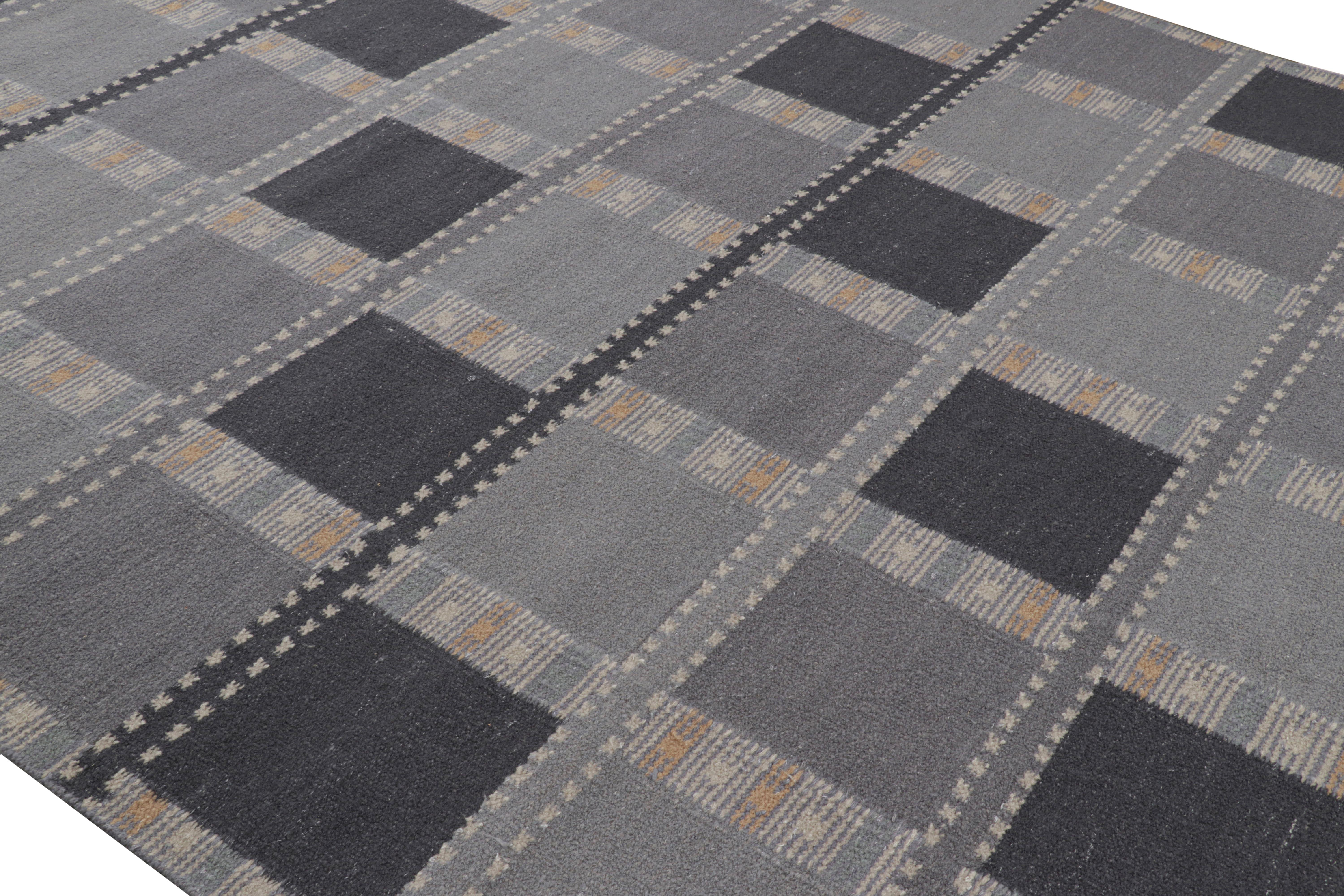 Issu de la Collection Scandinave de Rug & Kilim, ce tapis 9x12 est tissé à la main dans une nouvelle construction à armure plate utilisant un mélange de laine et de fils exotiques - une nouvelle texture douce inspirée des fils d'alpaga. 

Sur le
