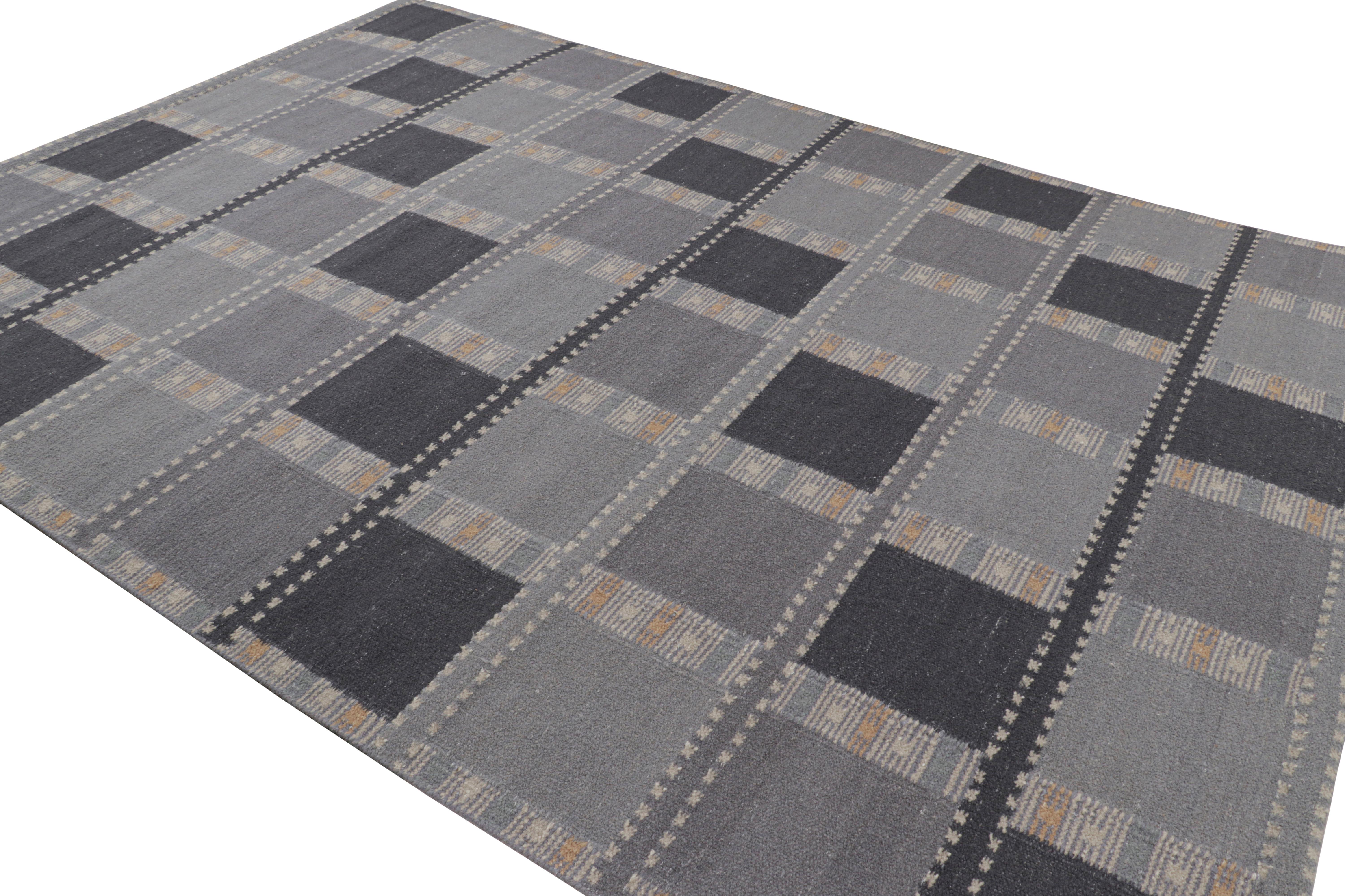 Rug & Kilim's Teppich im skandinavischen Stil in Grautönen mit geometrischen Mustern (Indisch) im Angebot