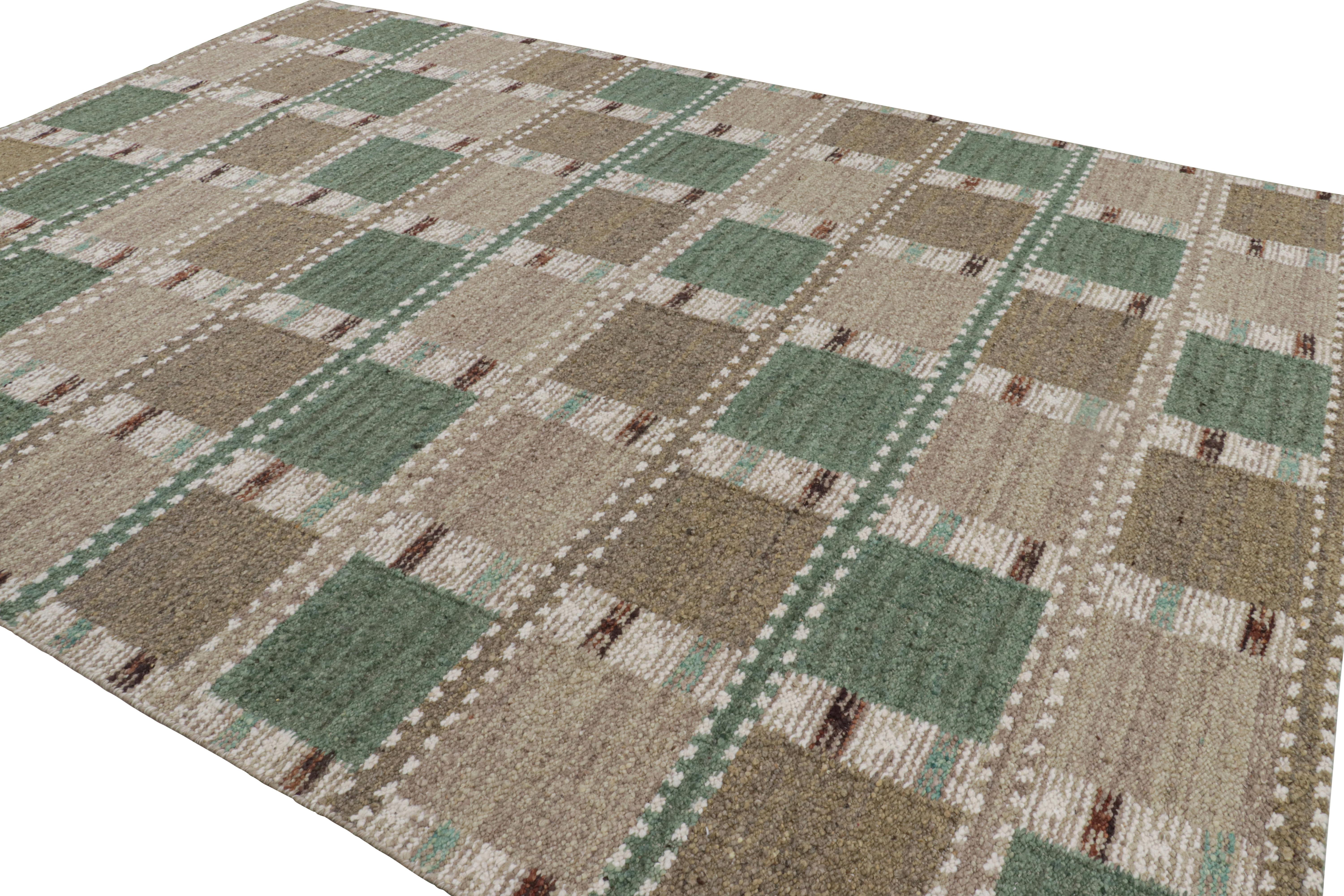 Rug & Kilim's Teppich im skandinavischen Stil in Grün und Beige-Braun mit Mustern (Indisch) im Angebot