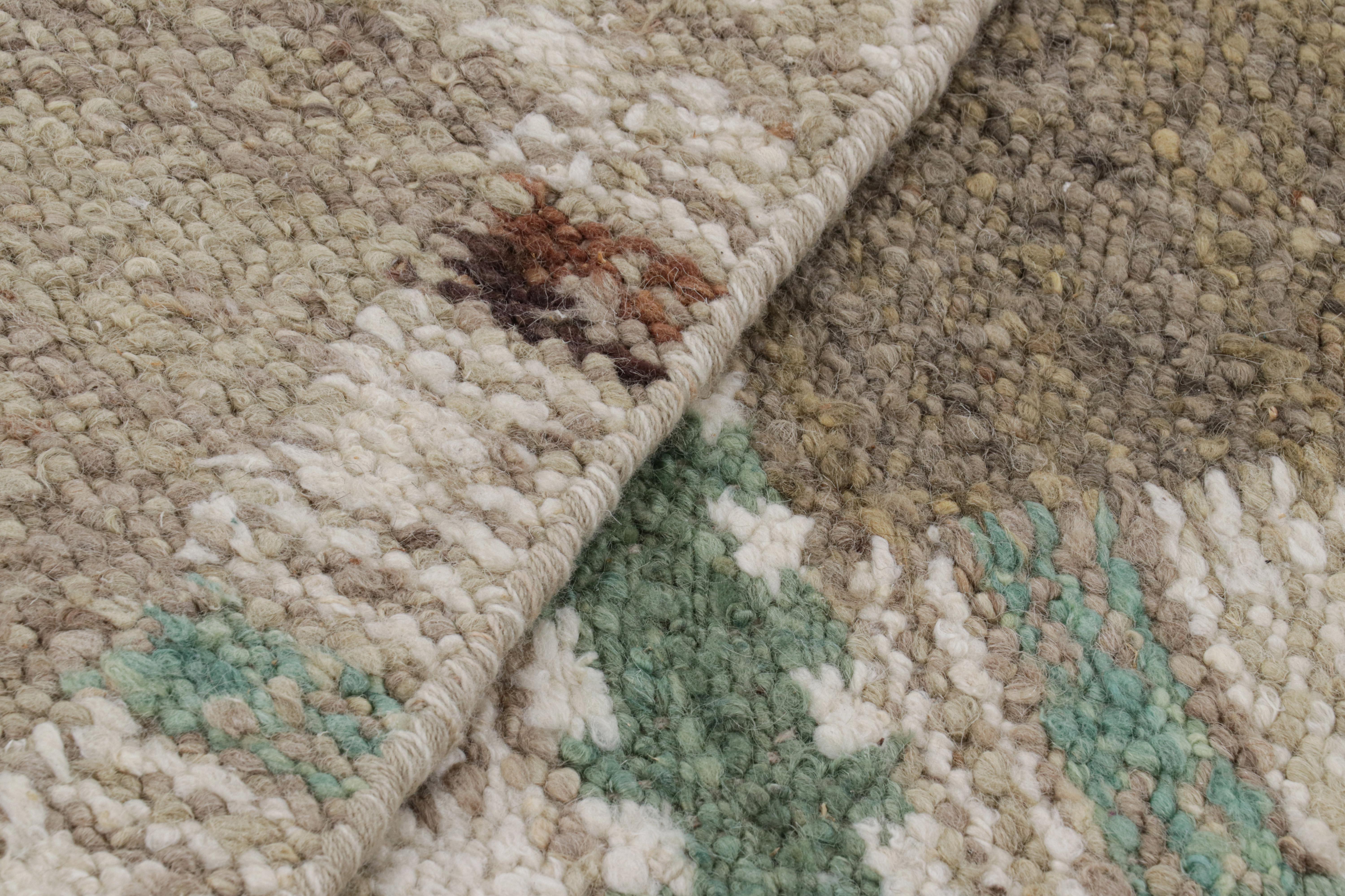 Rug & Kilim's Teppich im skandinavischen Stil in Grün und Beige-Braun mit Mustern (21. Jahrhundert und zeitgenössisch) im Angebot