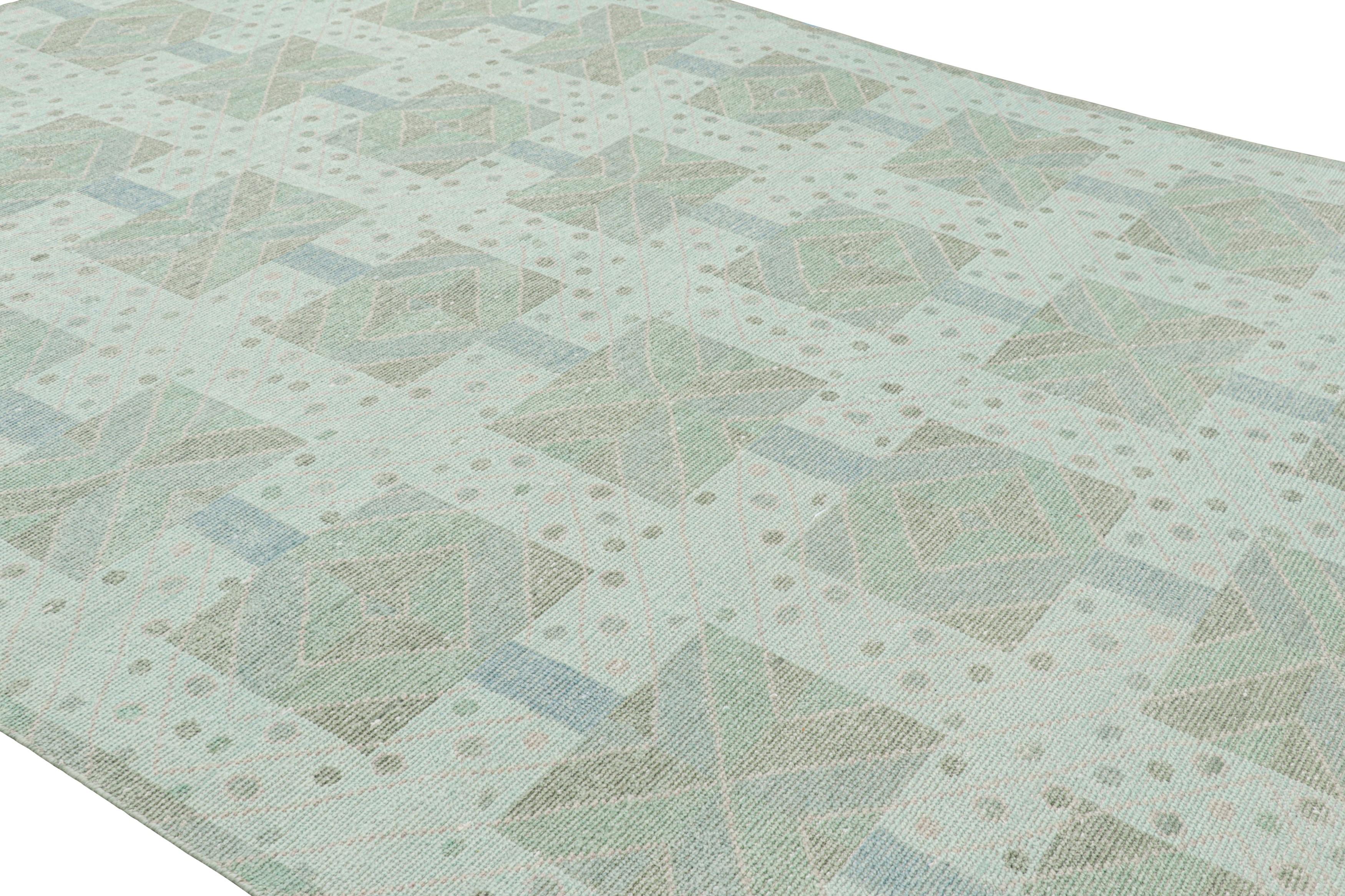 Realizzato in lana annodata a mano, questo tappeto contemporaneo 10x14 è un'entusiasmante novità della collezione di tappeti scandinavi di Rug & Kilim: una rivisitazione contemporanea del minimalismo svedese e dei tappeti e tessuti vintage delle