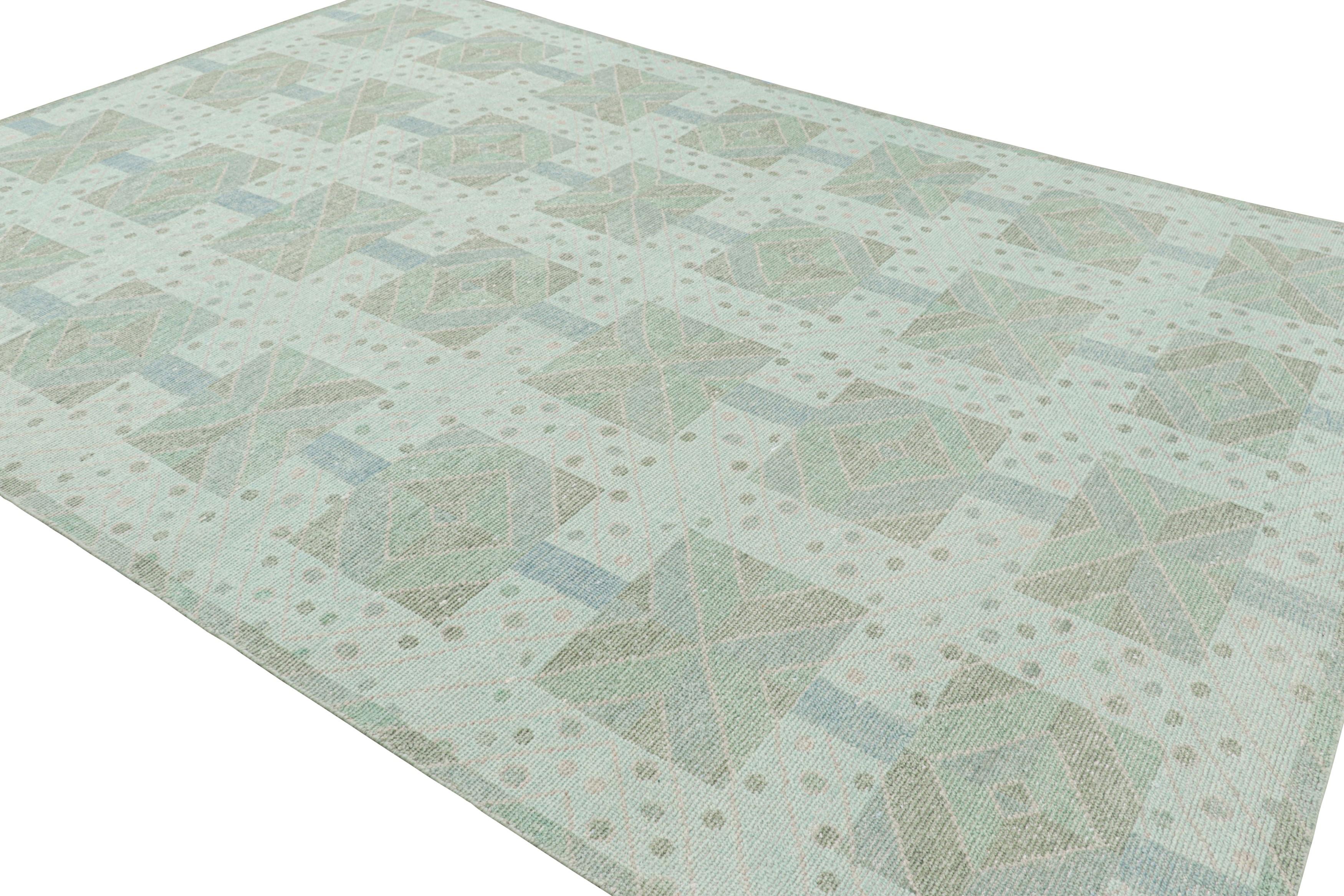 Annodato a mano Rug & Kilim: Tappeto in stile scandinavo in verde e blu con motivi geometrici in vendita