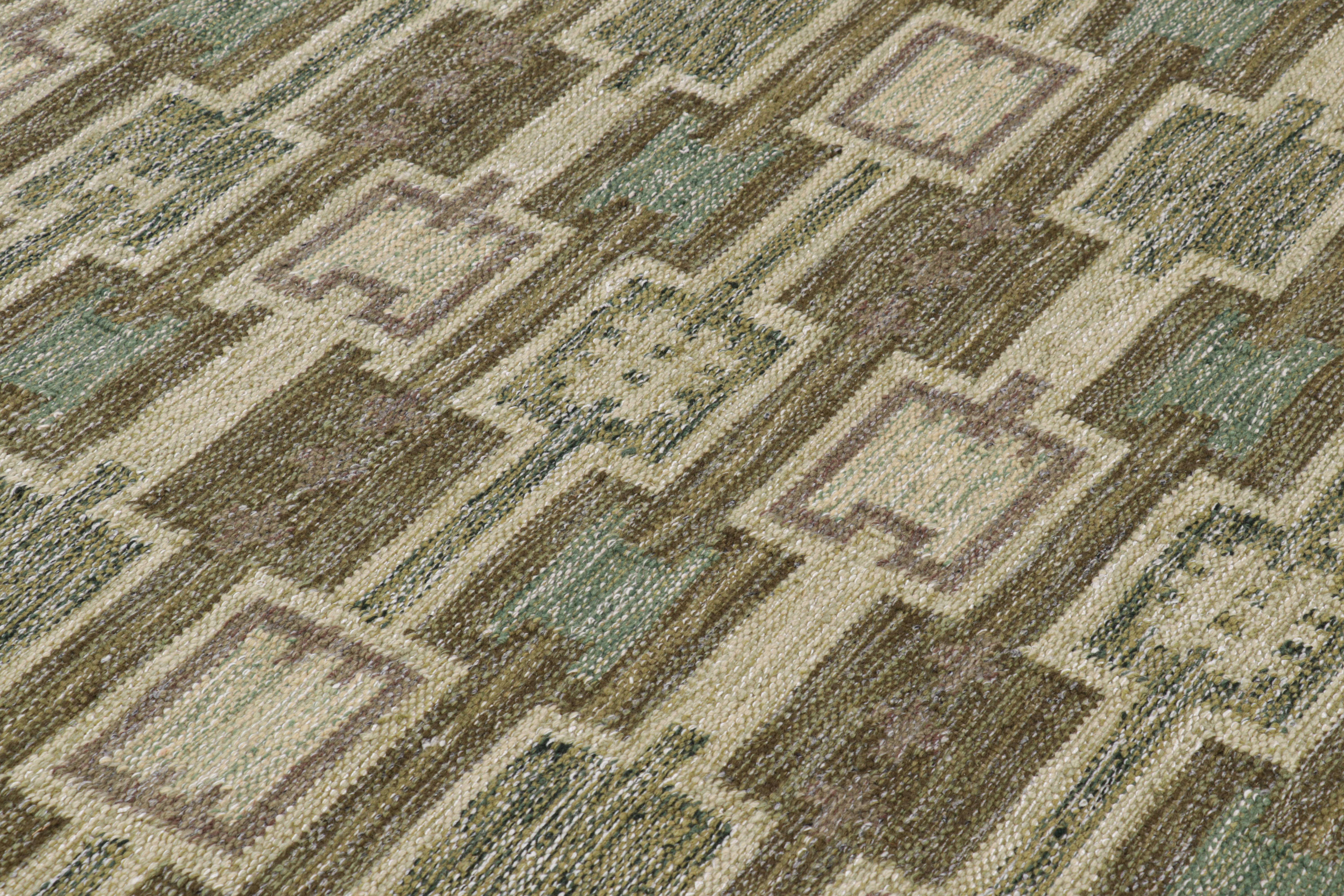 Rug & Kilim: Tappeto in stile scandinavo in verde e blu con motivi geometrici In condizioni Nuovo in vendita a Long Island City, NY