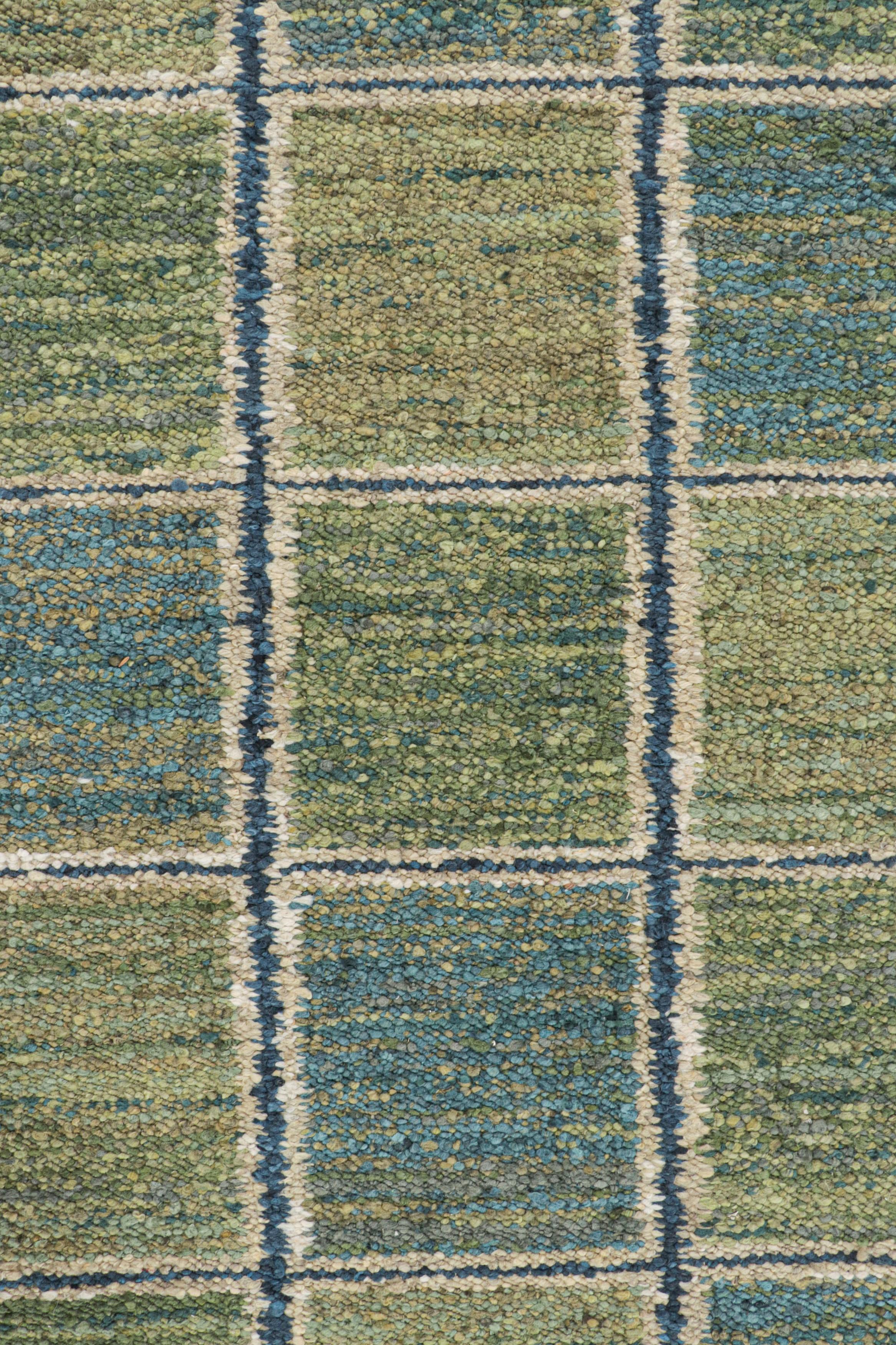 Rug & Kilim: Tappeto in stile scandinavo in verde e blu con motivi geometrici In condizioni Nuovo in vendita a Long Island City, NY