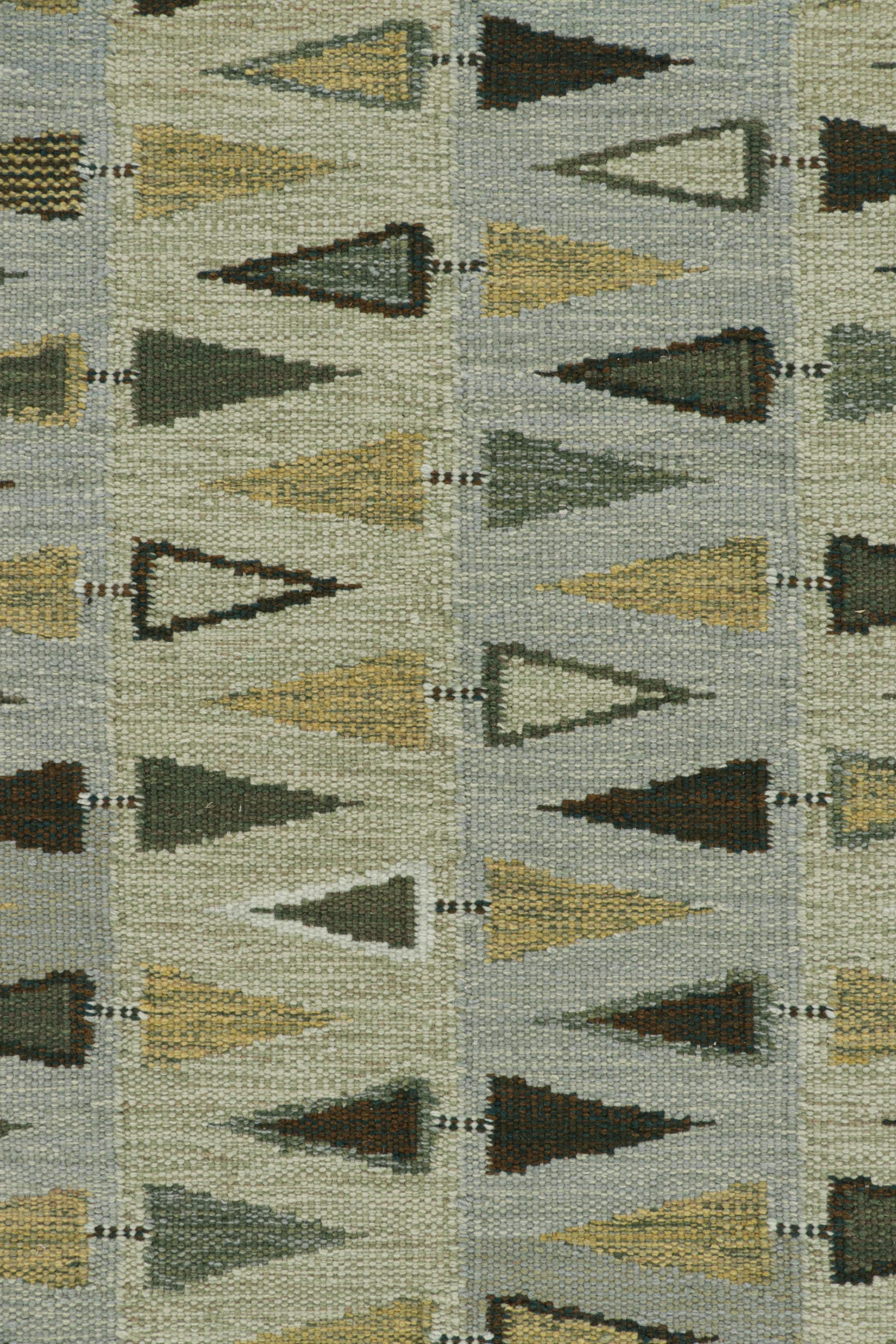 Alfombra de estilo escandinavo Rug & Kilim en estampado geométrico verde, beige y azul Moderno en venta