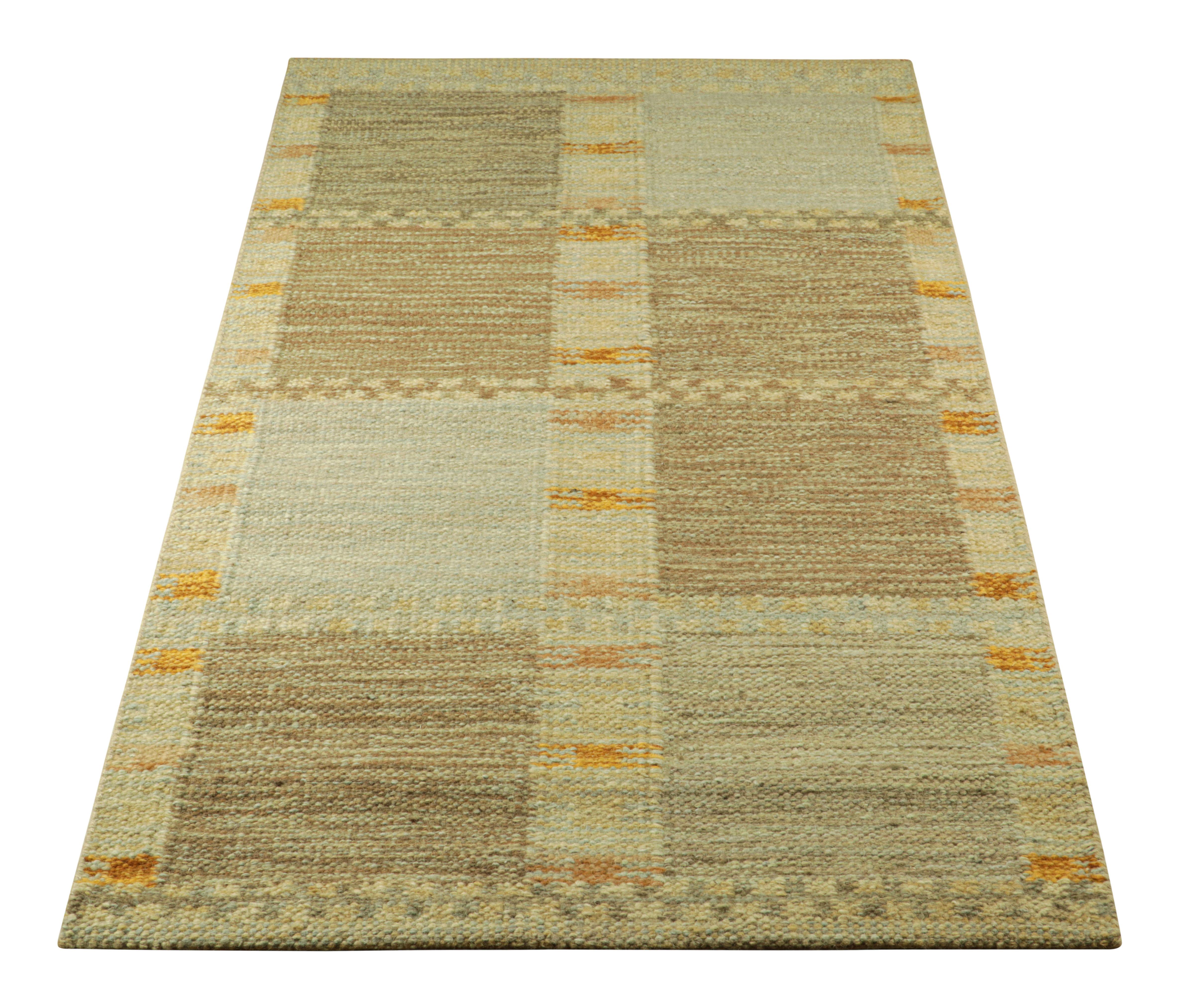 Rug & Kilim's Teppich im skandinavischen Stil in Grüntönen mit geometrischen Mustern (Handgewebt) im Angebot