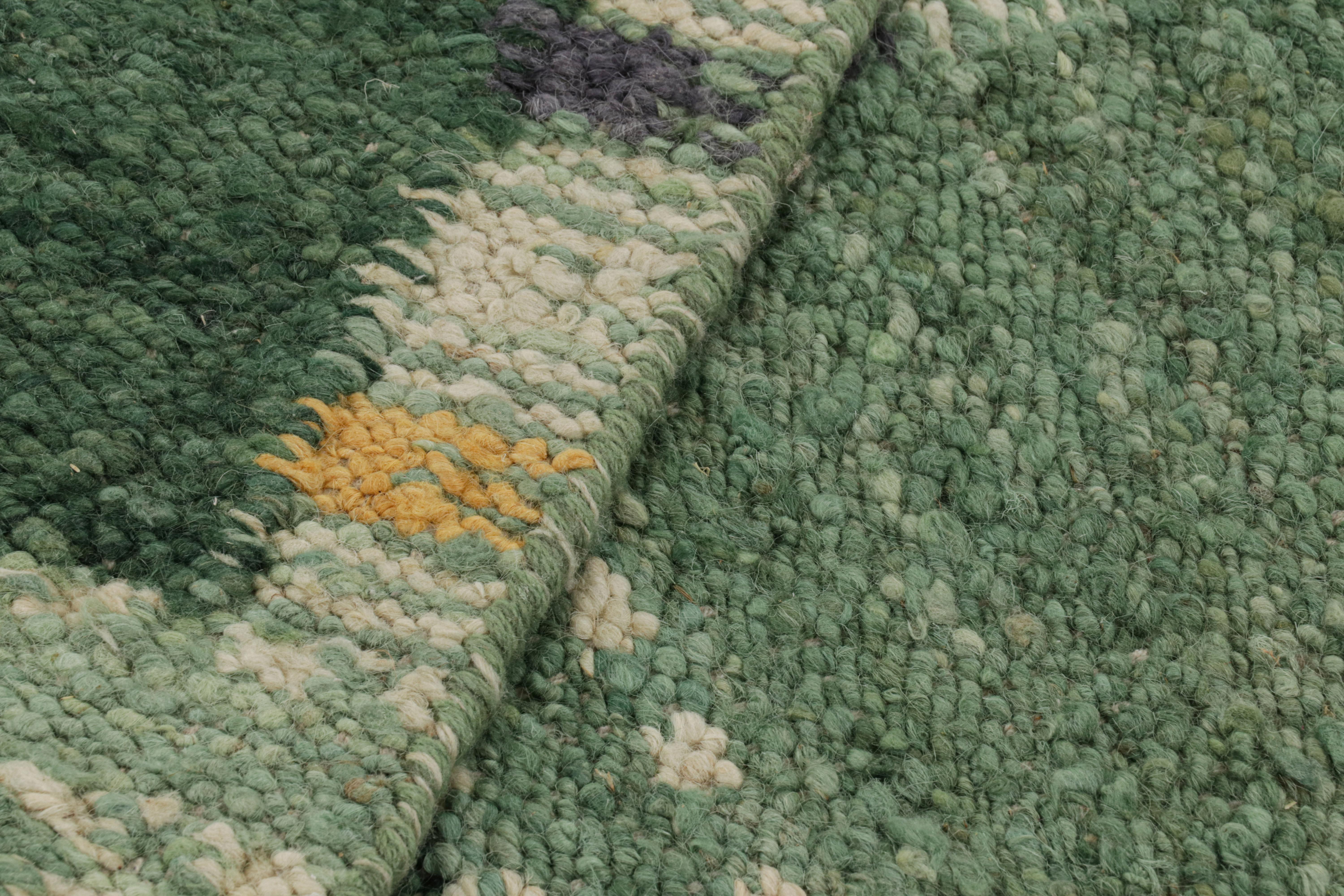 Tapis de style scandinave de Rug & Kilim dans les tons verts, avec des motifs géométriques Neuf - En vente à Long Island City, NY