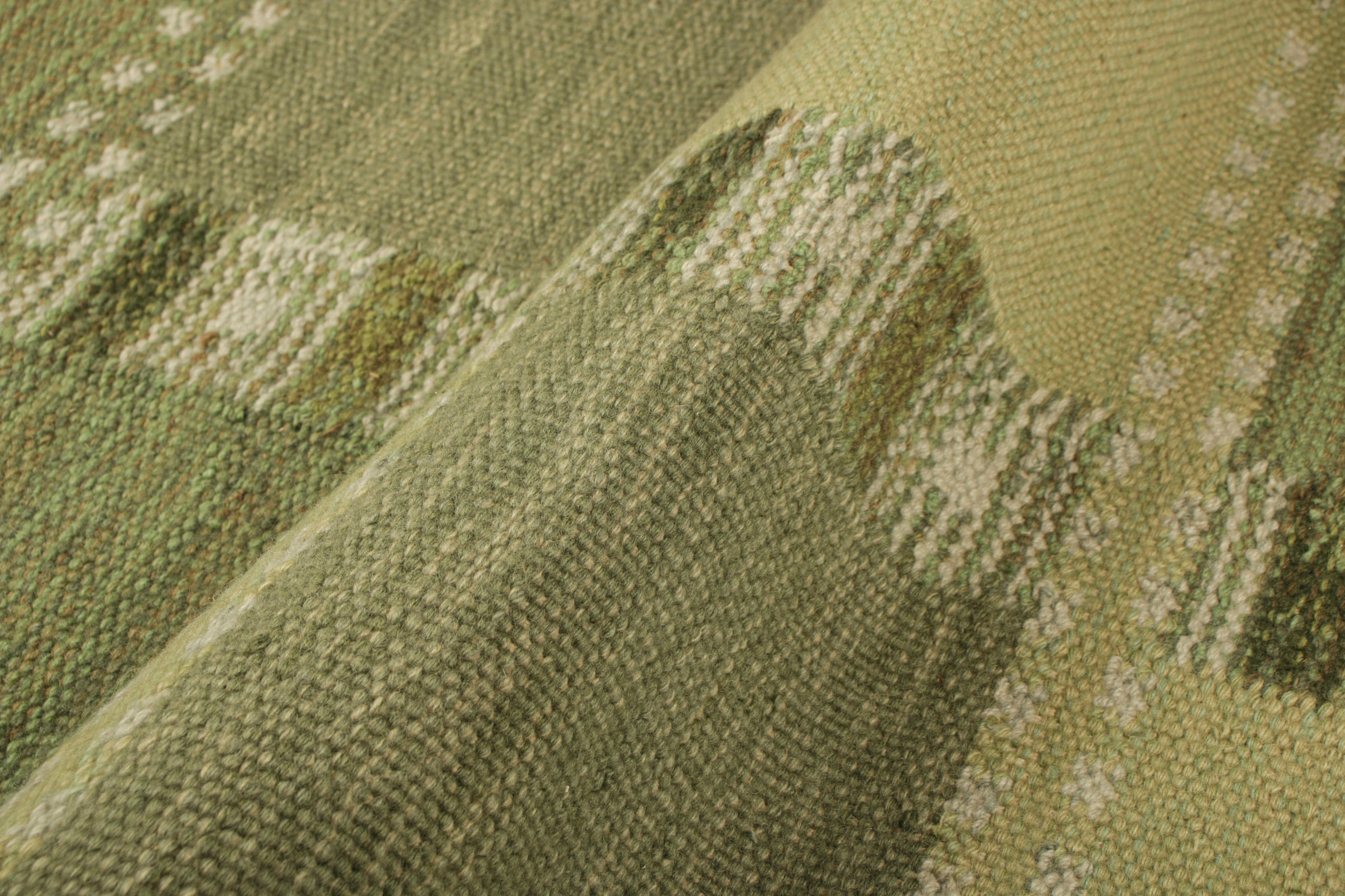 Rug & Kilim's Teppich im skandinavischen Stil in Grün mit geometrischen Mustern (21. Jahrhundert und zeitgenössisch) im Angebot