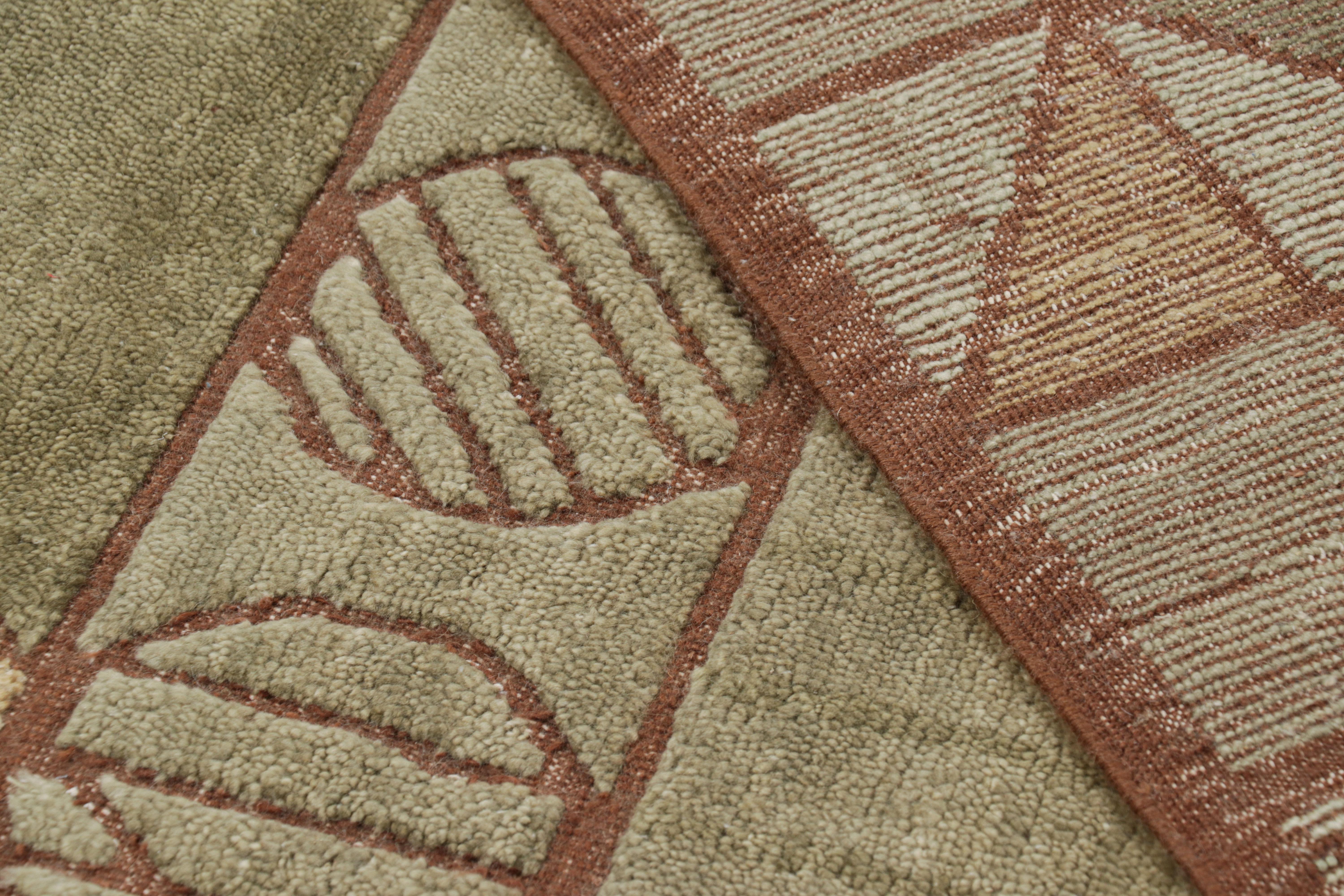 Lana Tappeto in stile scandinavo di Rug & Kilim in verde con motivi geometrici alti e bassi in vendita