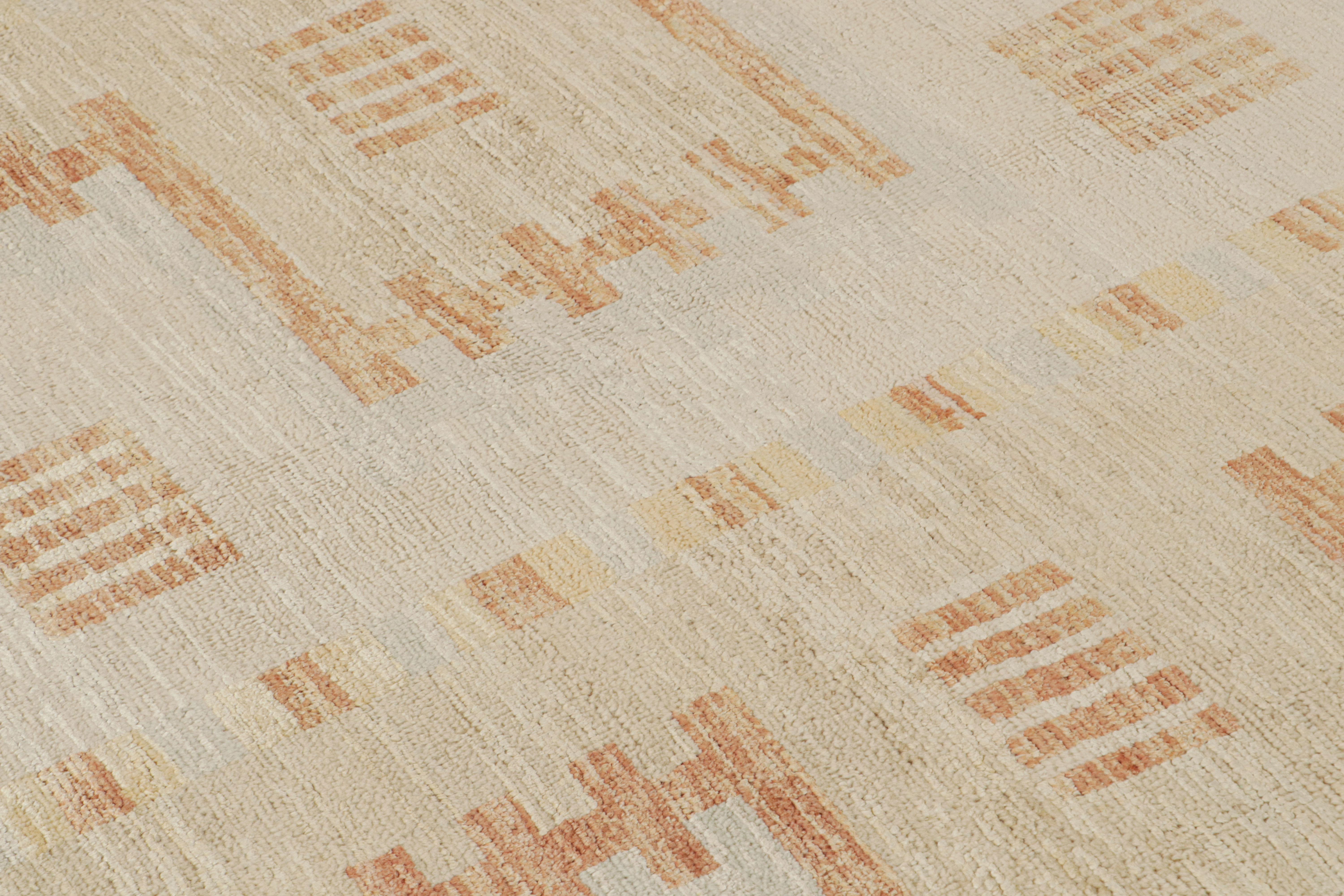 Annodato a mano Rug & Kilim’s Scandinavian Style Rug in Ivory and Beige, with Geometric Pattern in vendita