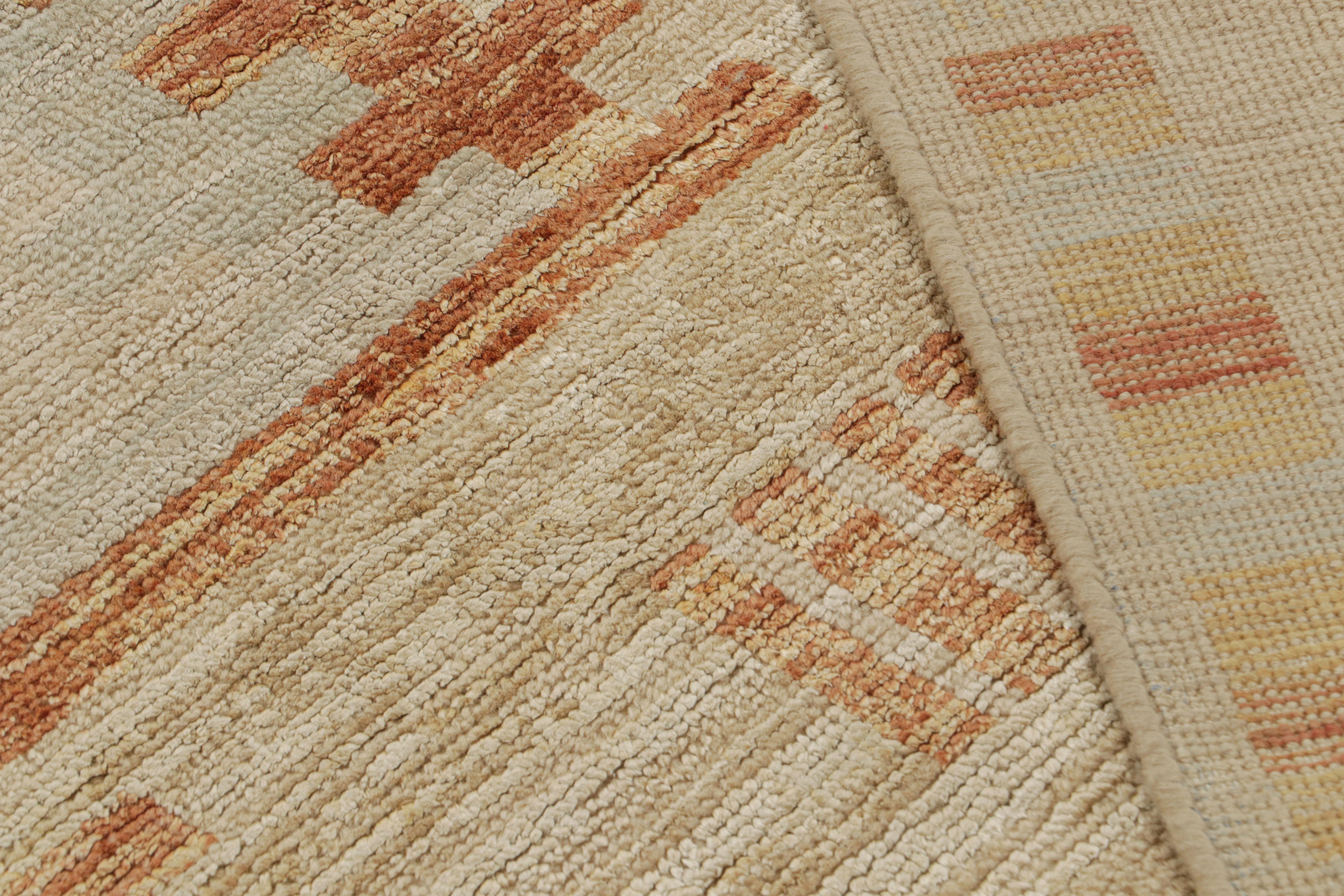 XXI secolo e contemporaneo Rug & Kilim’s Scandinavian Style Rug in Ivory and Beige, with Geometric Pattern in vendita