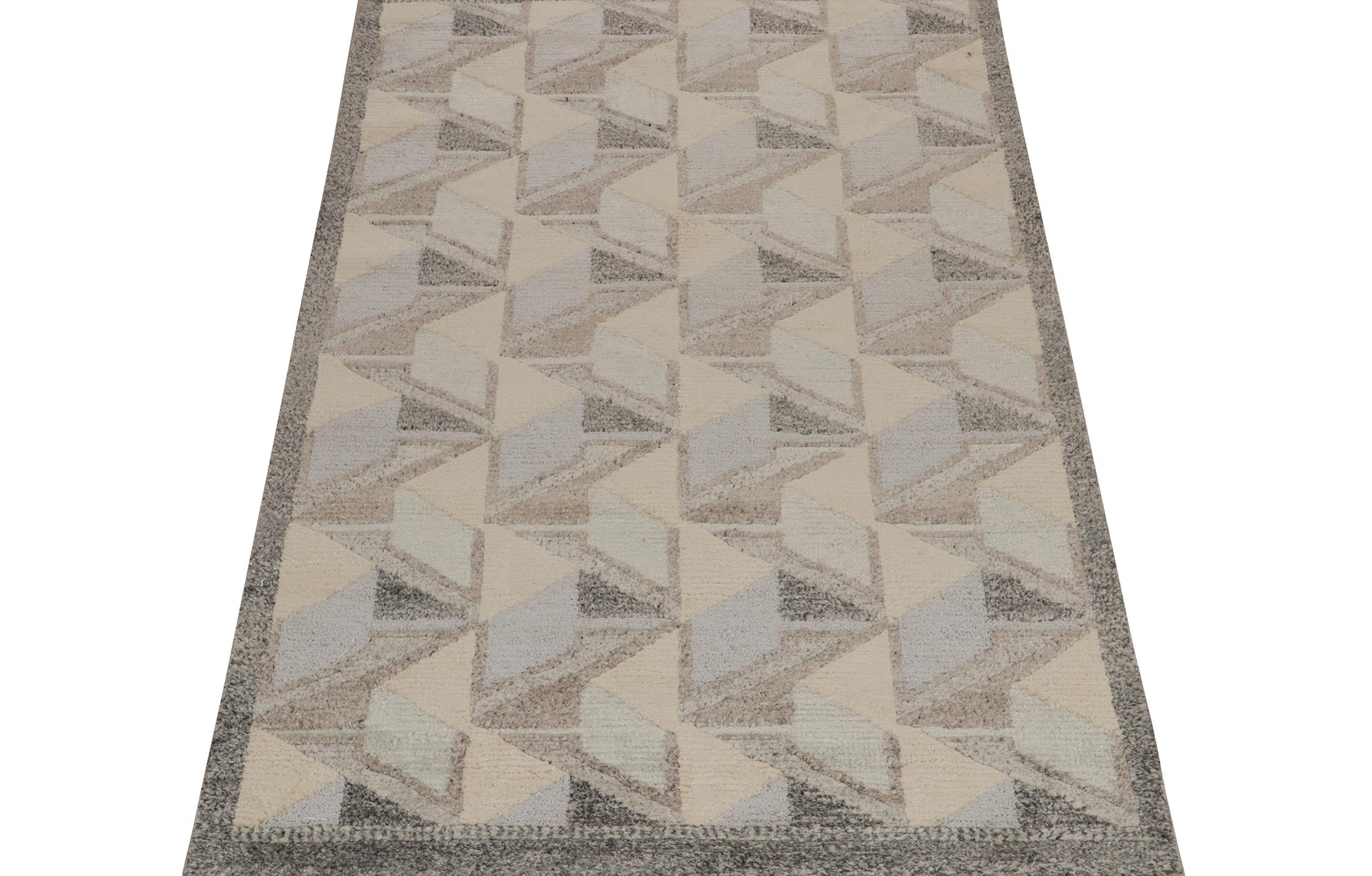 Rug & Kilim's Teppich im skandinavischen Stil in Elfenbein, Grau und Blau Geometrisches Muster (Skandinavische Moderne) im Angebot