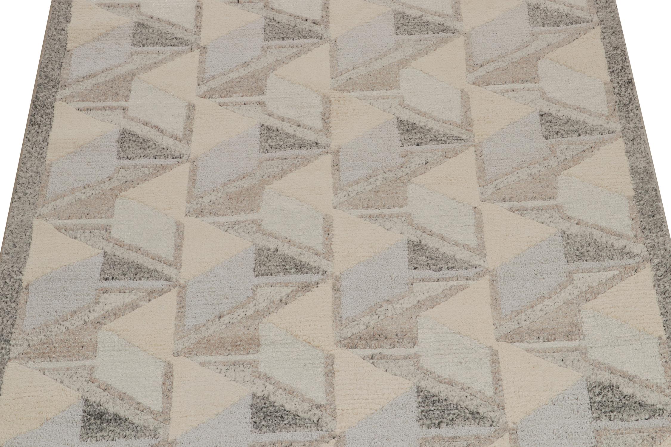 Rug & Kilim's Teppich im skandinavischen Stil in Elfenbein, Grau und Blau Geometrisches Muster im Zustand „Neu“ im Angebot in Long Island City, NY