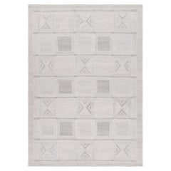 Rug & Kilim's Teppich im skandinavischen Stil in Hellgrau mit geometrischen Mustern