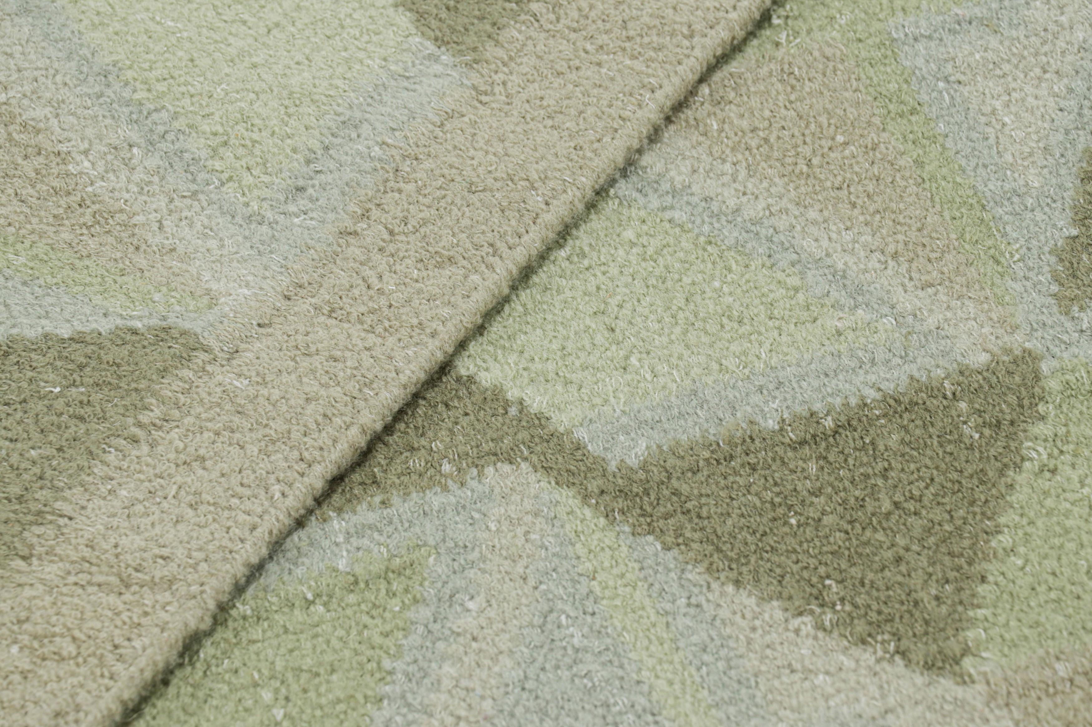 XXIe siècle et contemporain Rug & Kilim's Scandinavian Style Rug in Light Green with Geometric Patterns (tapis de style scandinave en vert clair avec des motifs géométriques) en vente