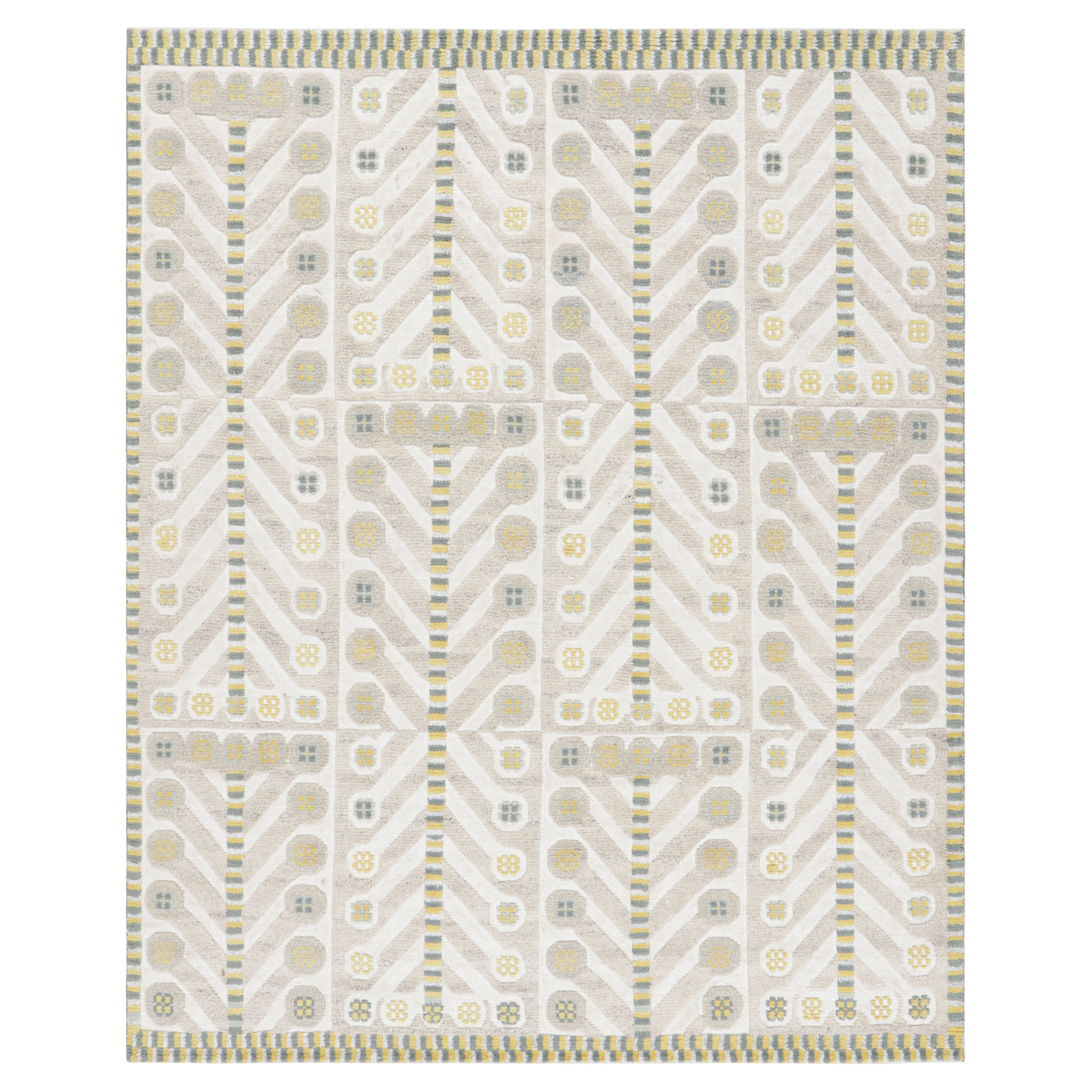 Rug & Kilim è un tappeto in stile scandinavo con motivi geometrici in bianco e beige. in vendita