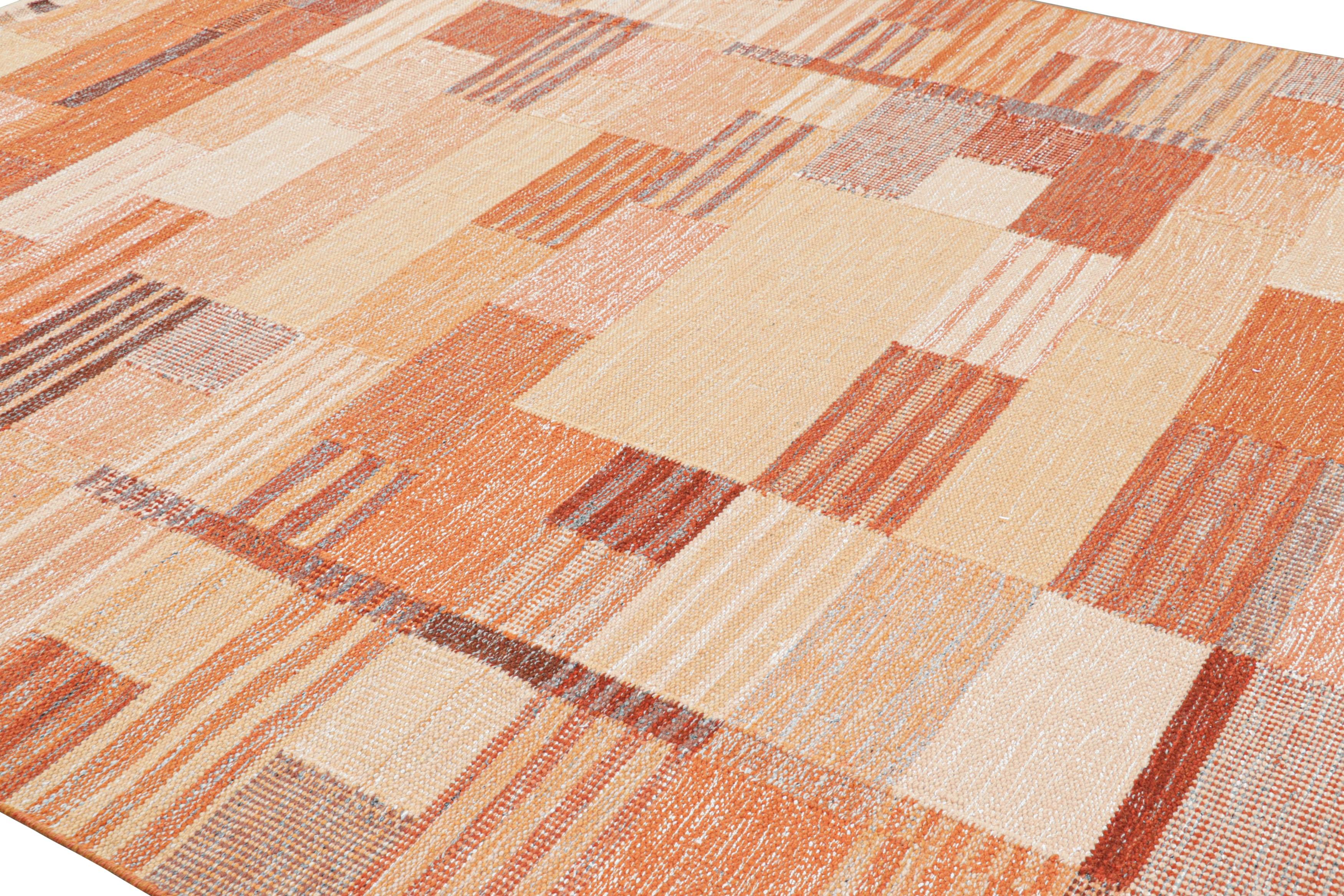 Tessuto a mano in lana, questo tappeto 9x12 è un'entusiasmante novità della collezione di tappeti scandinavi di Rug & Kilim: una rivisitazione contemporanea del minimalismo svedese e dei tappeti e tessuti vintage delle tradizioni Rollakan e