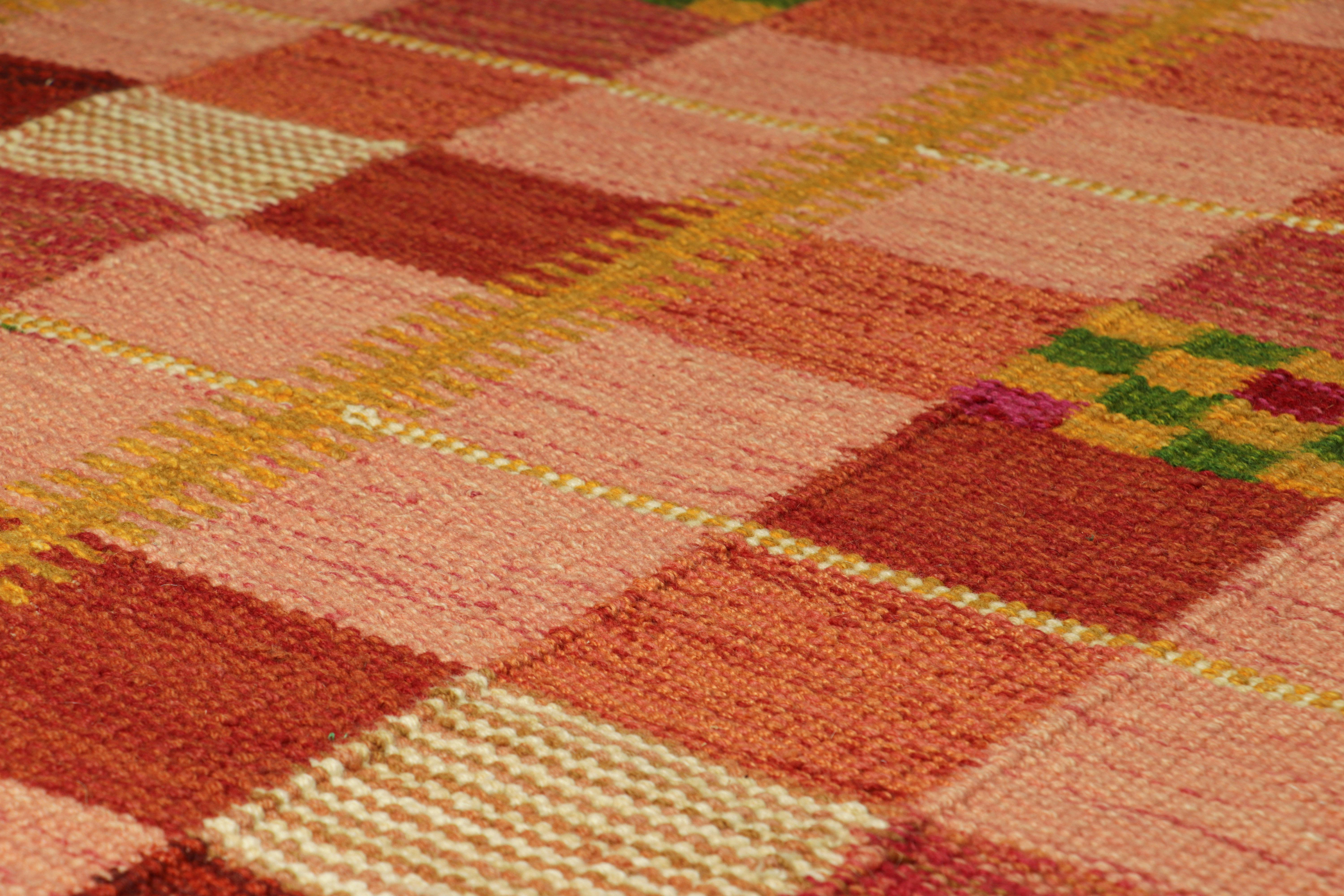 Issu d'une nouvelle collection passionnante de pièces en format cadeau, ce tapis d'accent de style suédois 4x6 est un nouvel ajout audacieux à la Collection Scandinavian de Rug & Kilim. Tissé à la main dans un tissage plat en laine avec également