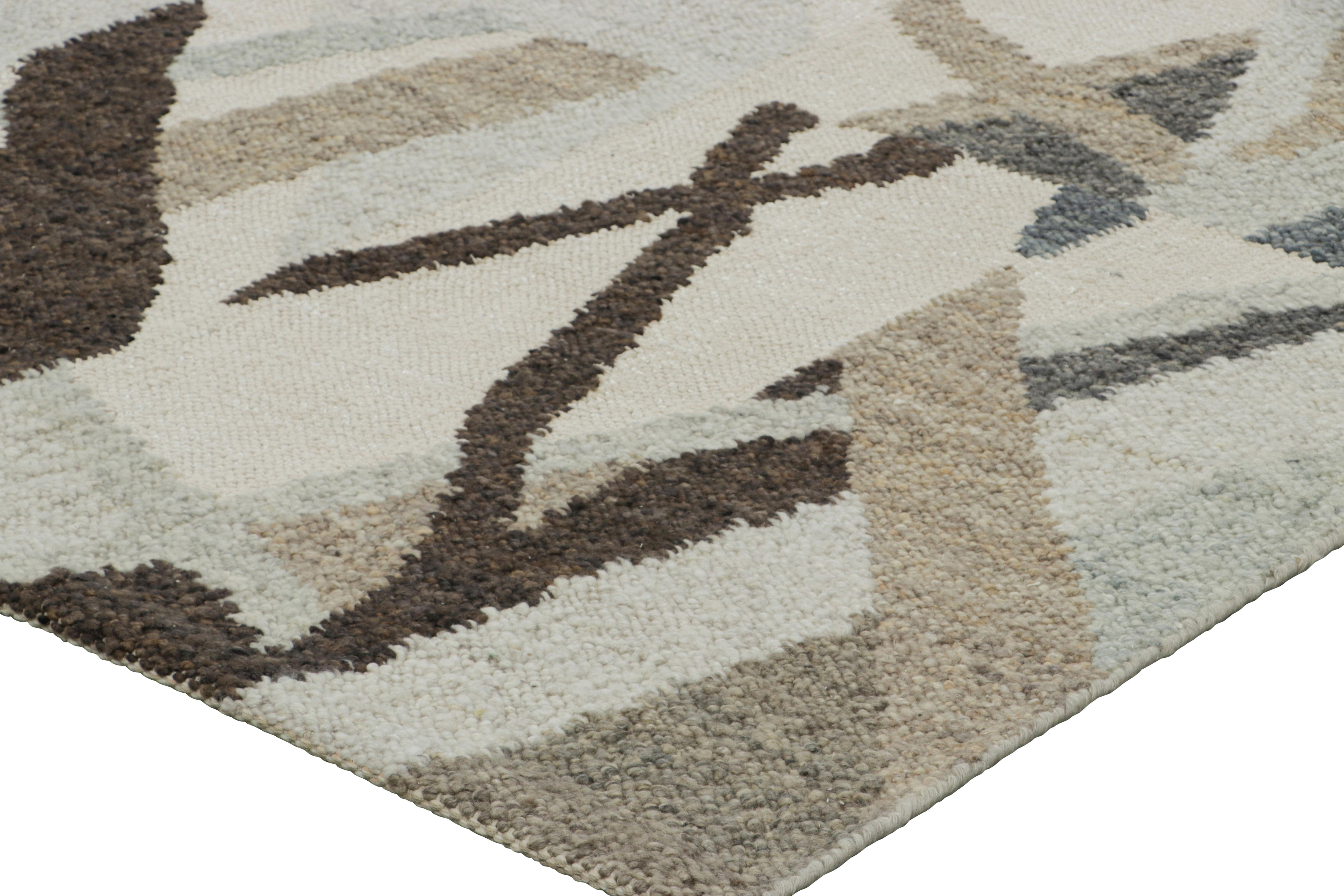 Rug & Kilim's Teppich im skandinavischen Stil in Weiß, Beige und Grau mit geometrischen Mustern im Zustand „Neu“ im Angebot in Long Island City, NY