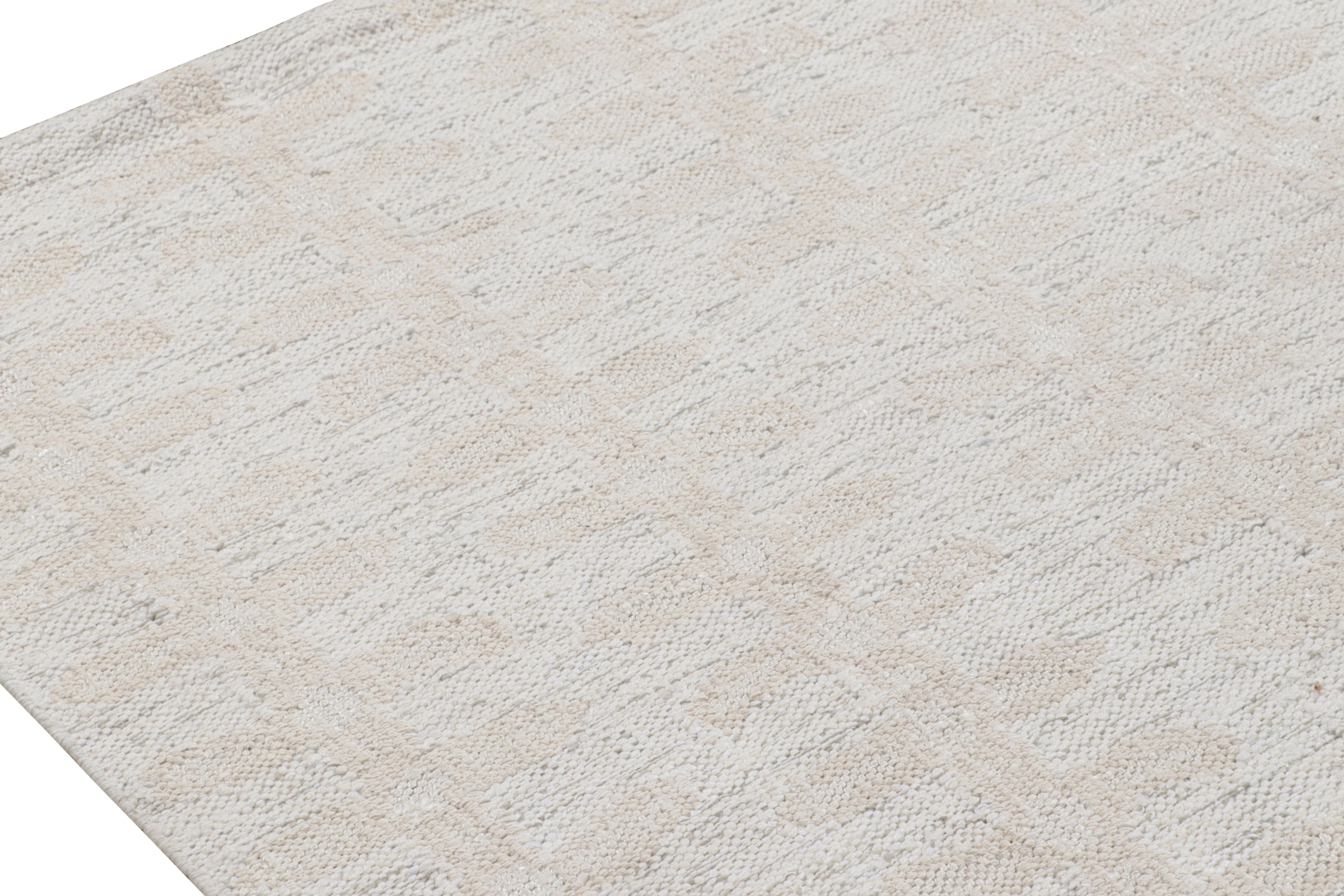Rug & Kilim's Teppich im skandinavischen Stil in Weiß mit Blumenmustern (Skandinavische Moderne) im Angebot