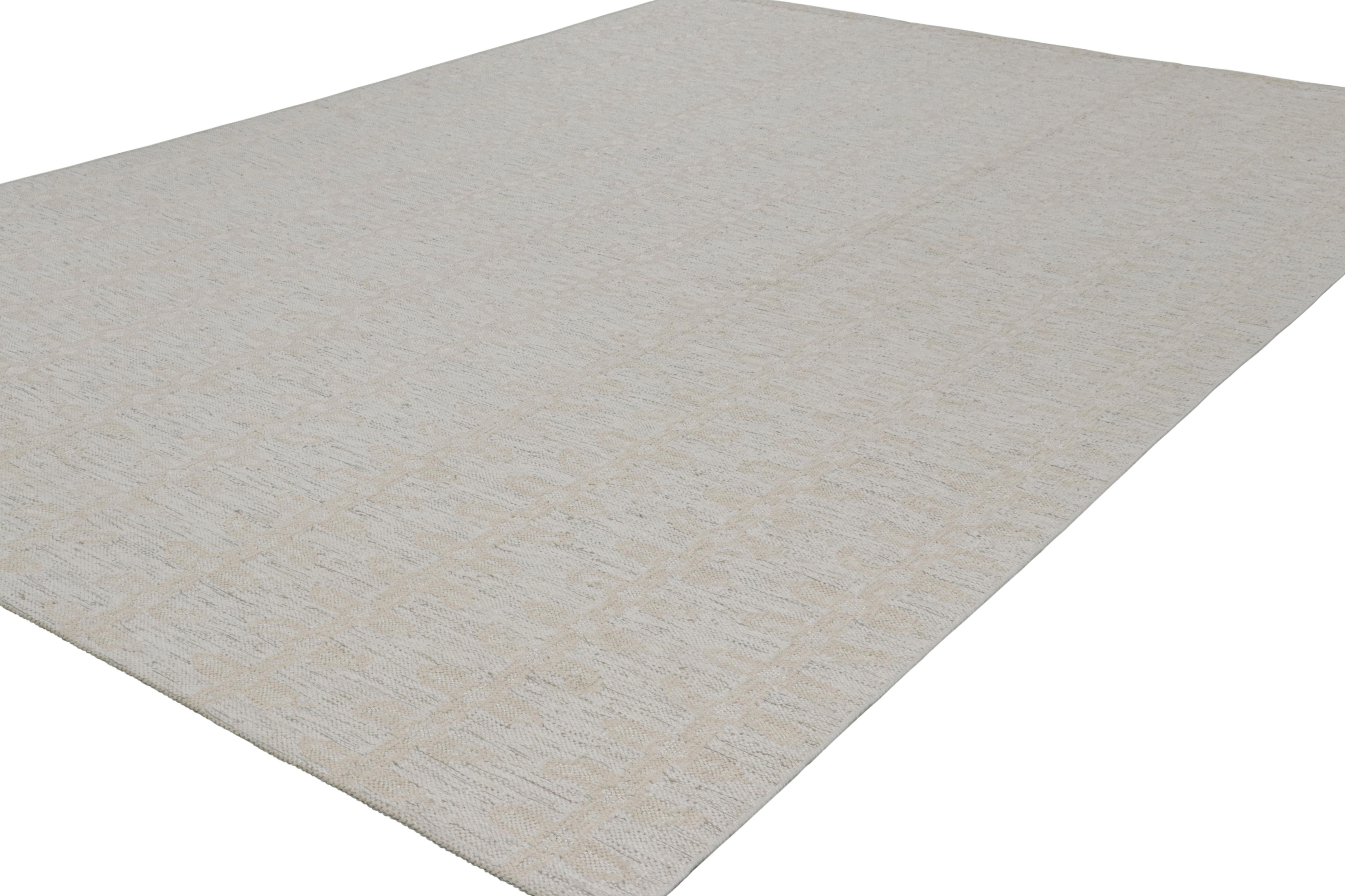 Rug & Kilim's Teppich im skandinavischen Stil in Weiß mit Blumenmustern (Indisch) im Angebot