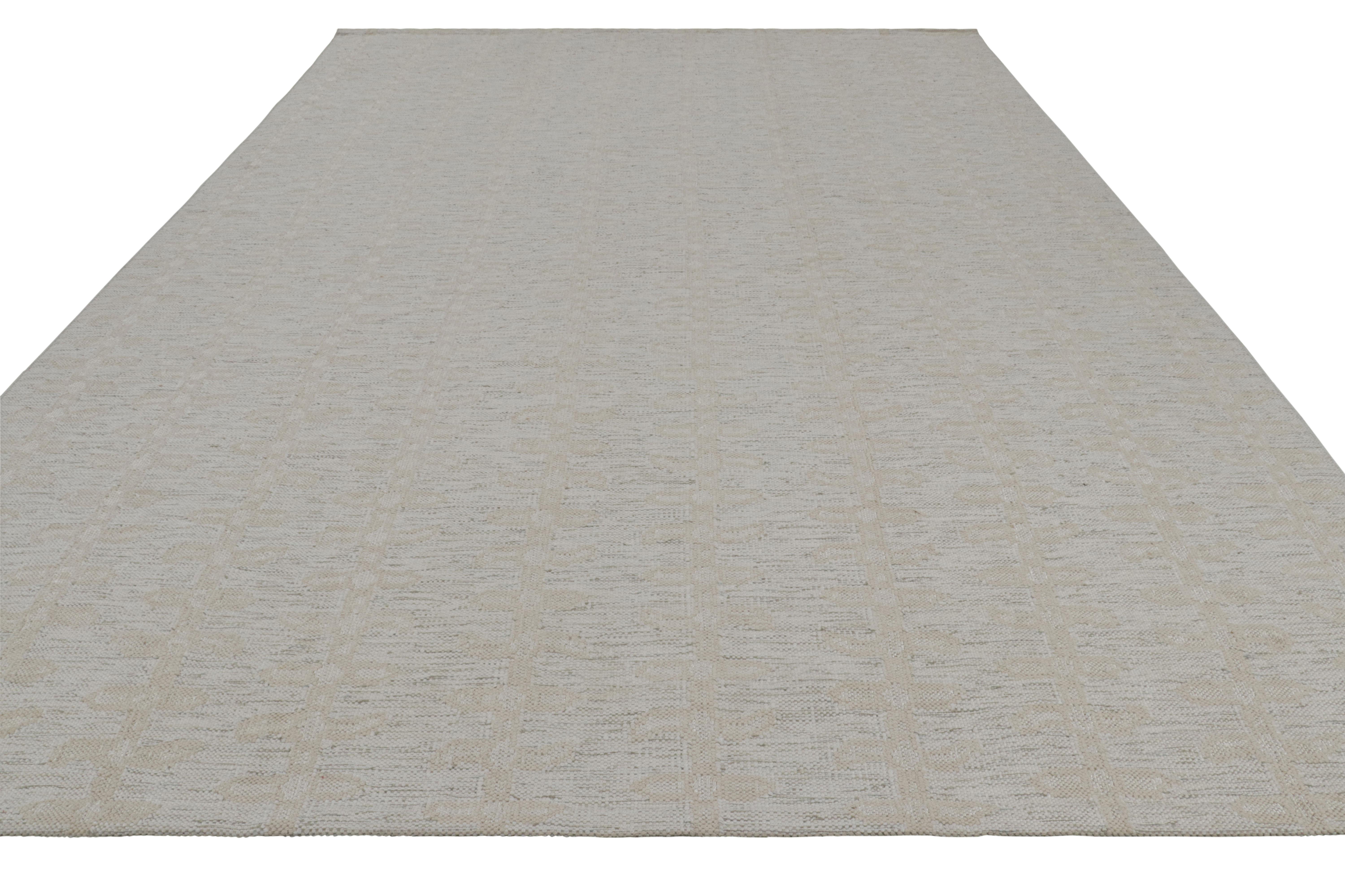 Rug & Kilim's Teppich im skandinavischen Stil in Weiß mit Blumenmustern (Handgeknüpft) im Angebot
