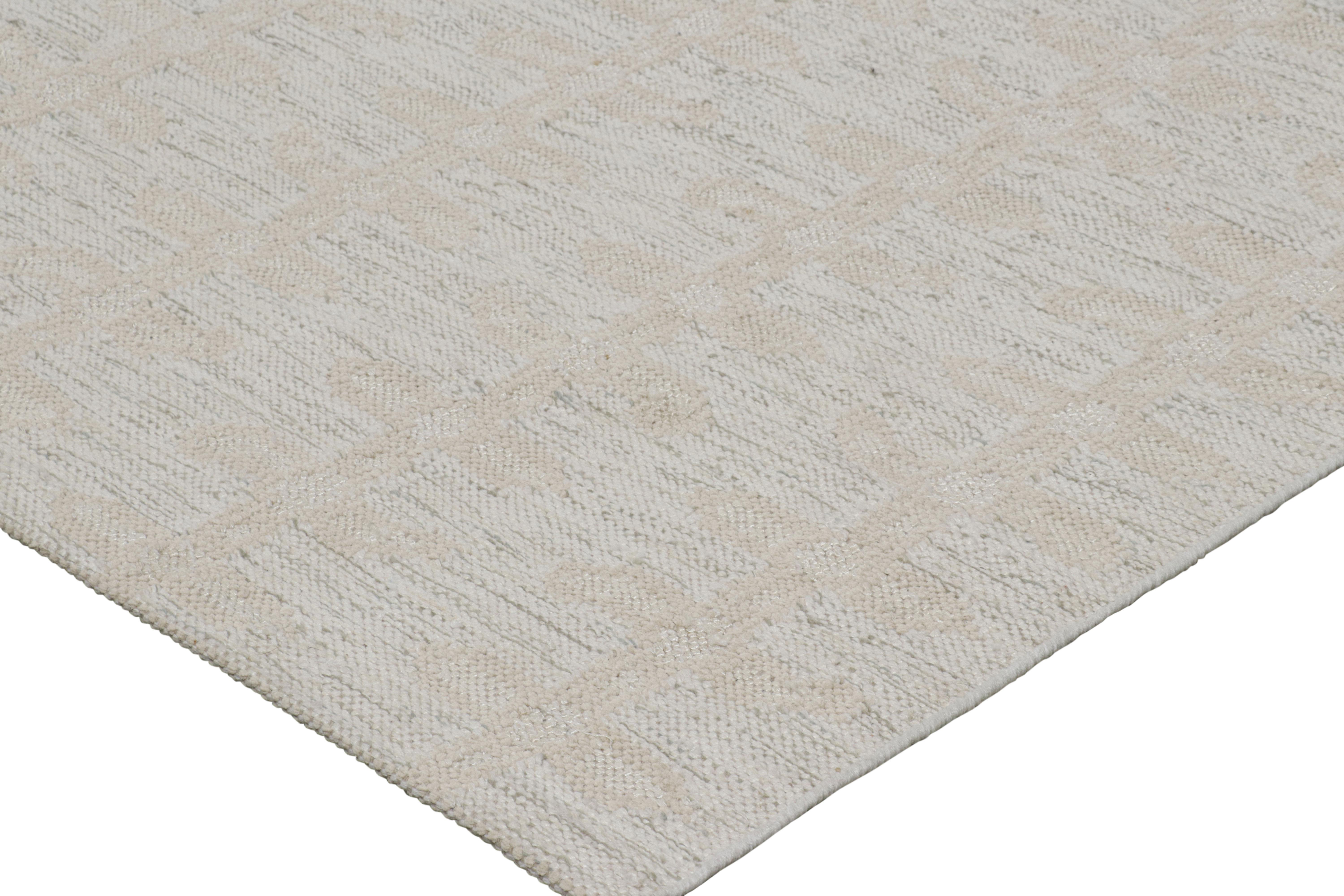 Rug & Kilim's Teppich im skandinavischen Stil in Weiß mit Blumenmustern im Zustand „Neu“ im Angebot in Long Island City, NY