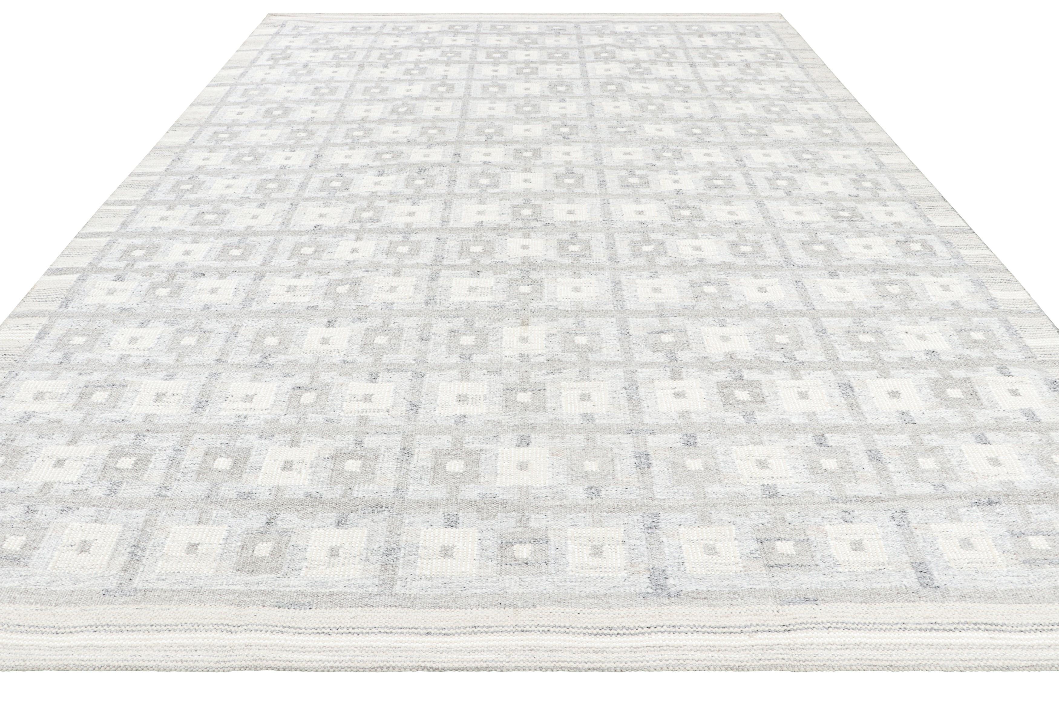 Hand-Woven Rug & Kilim’s Scandinavian Style Rug, White and Gray Geometric Patterns For Sale
