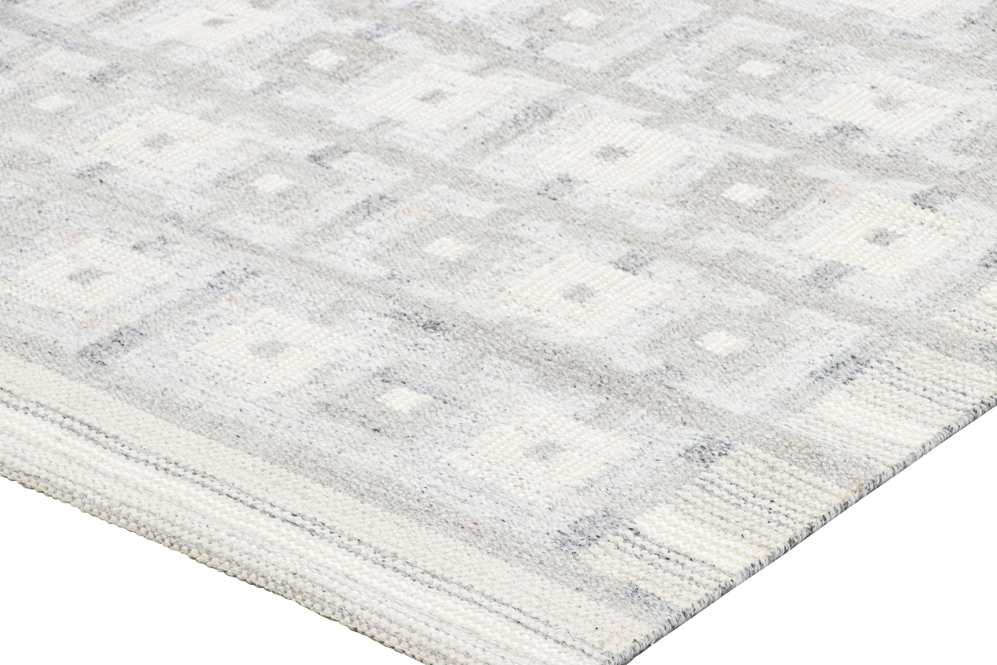 Rug & Kilim’s Scandinavian Style Rug, White and Gray Geometric Patterns In New Condition For Sale In Long Island City, NY